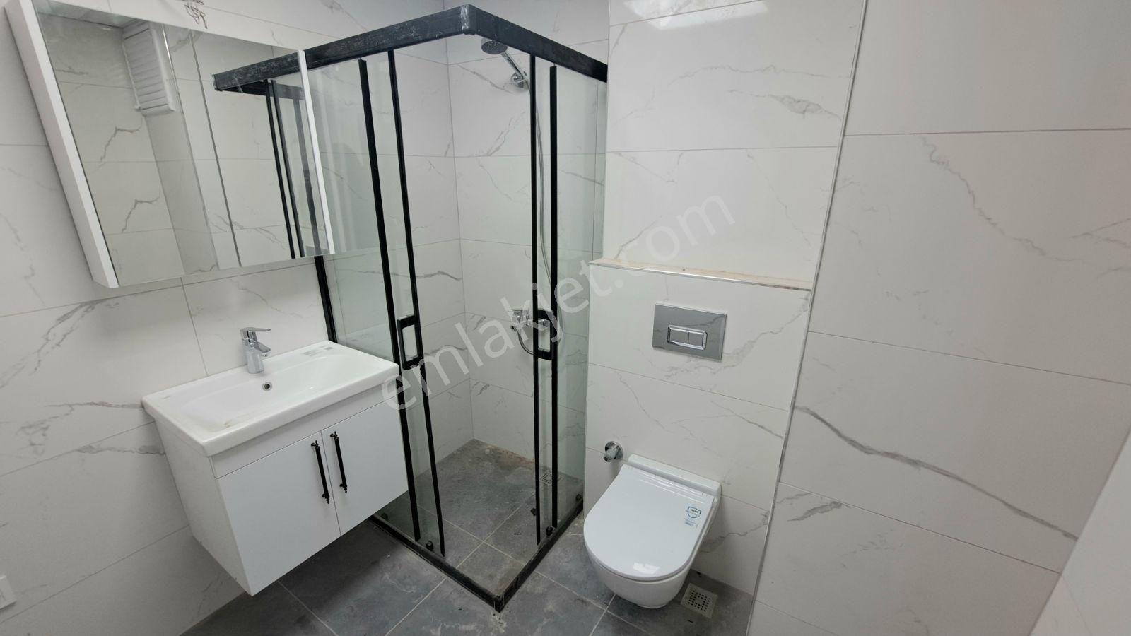 Kuşadası Merkezde Kiralık 1+1 Daire - Görsel 7
