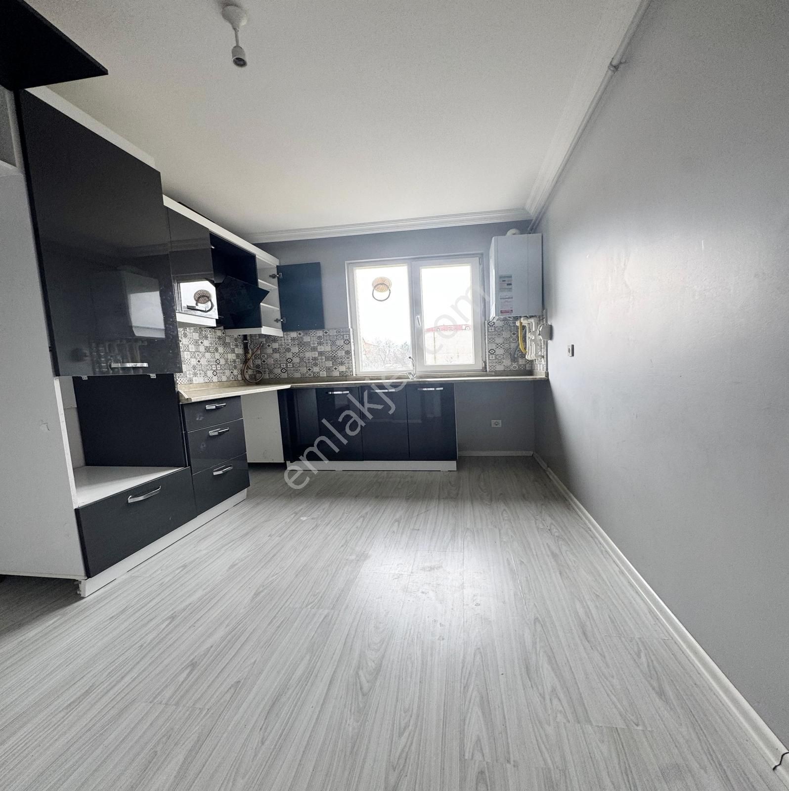 Kod 2180 Avrasya Yapıdan Hilal Mah. Ebeveyn Banyolu 2+1 Kiralık - Görsel 4