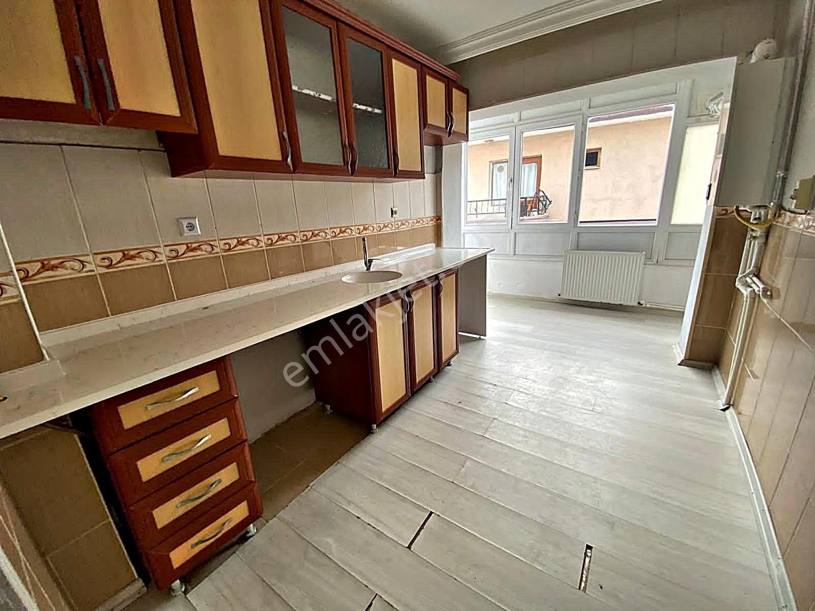 Sym'den Pınarbaşı Mh Katta Merkezi Konumda Bağımsız 2+1daire!