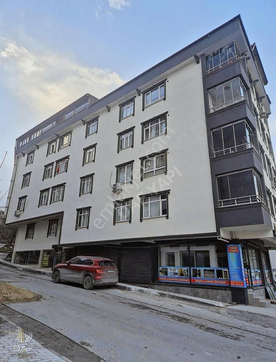 Merkezde 260m² Alt Kat 3+1 Üst Kat 2+1 Kış Bahçesi Teraslı Dublx