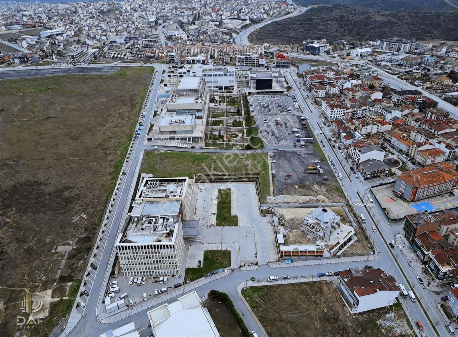 Arnavutköy Taşoluk'ta Belediye Yanı Satılık Dükkan - Görsel 4