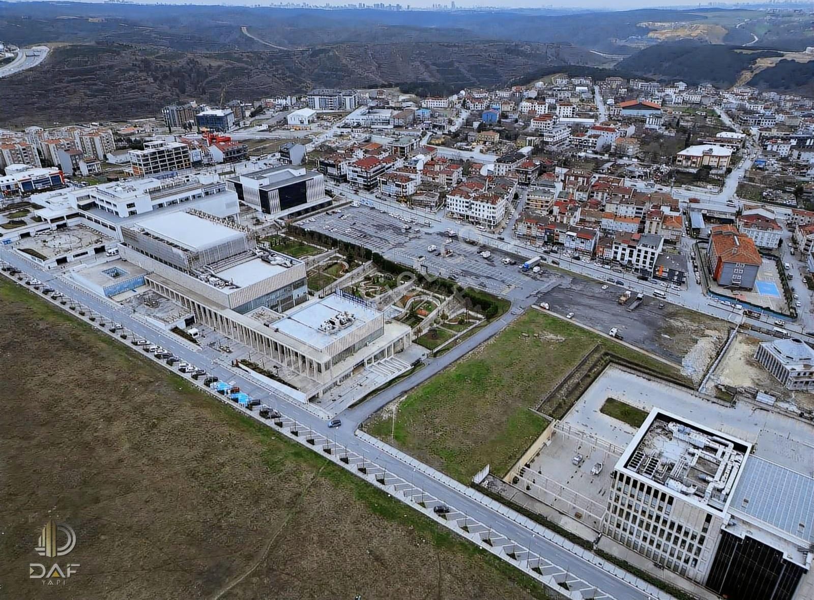 Arnavutköy Taşoluk'ta Belediye Yanı Satılık Dükkan - Görsel 5