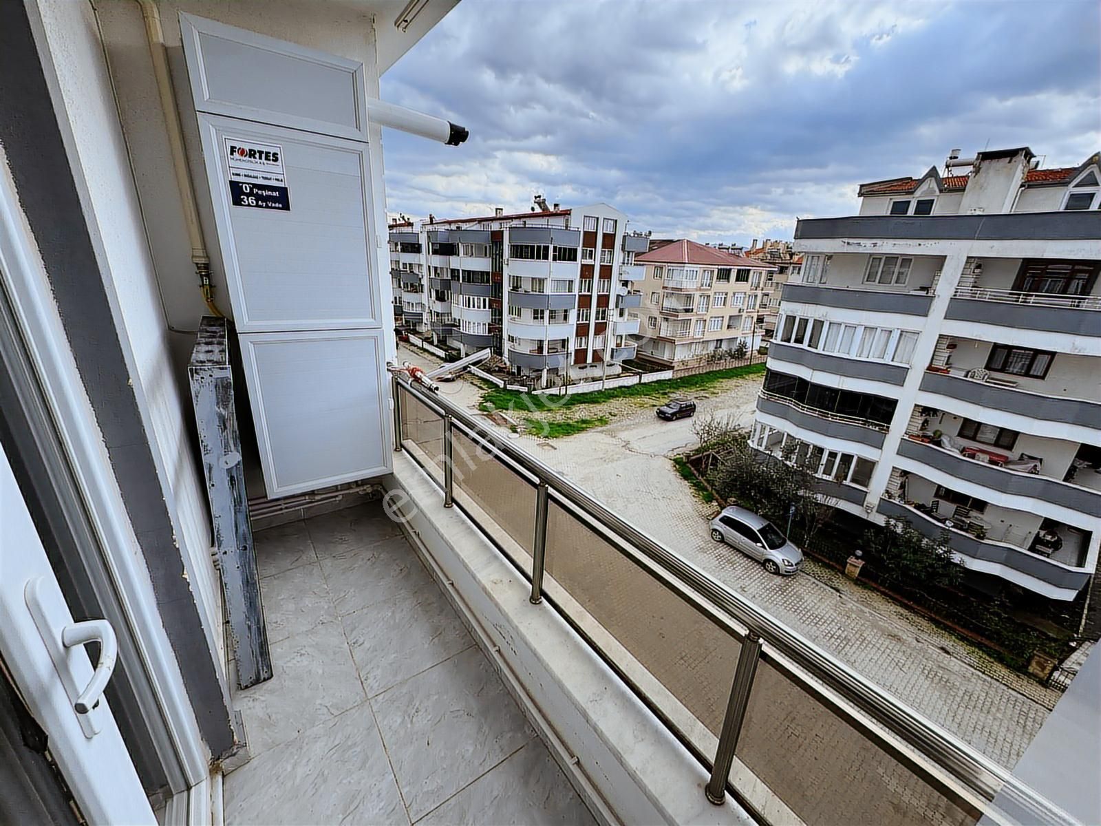 Dora Dan Altınkumda Satılık Yeni Bina Bakımlı Kelepir 1+1 Daire - Görsel 30