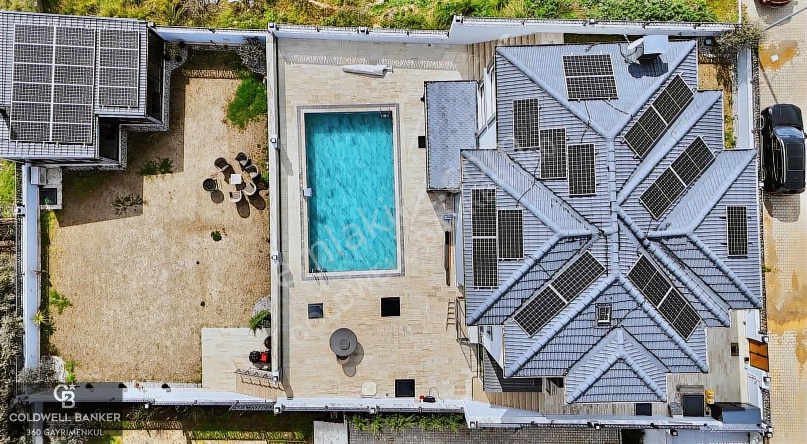 Güzelbahçe Çamlı Özel Yapım Satılık Lüks Villa