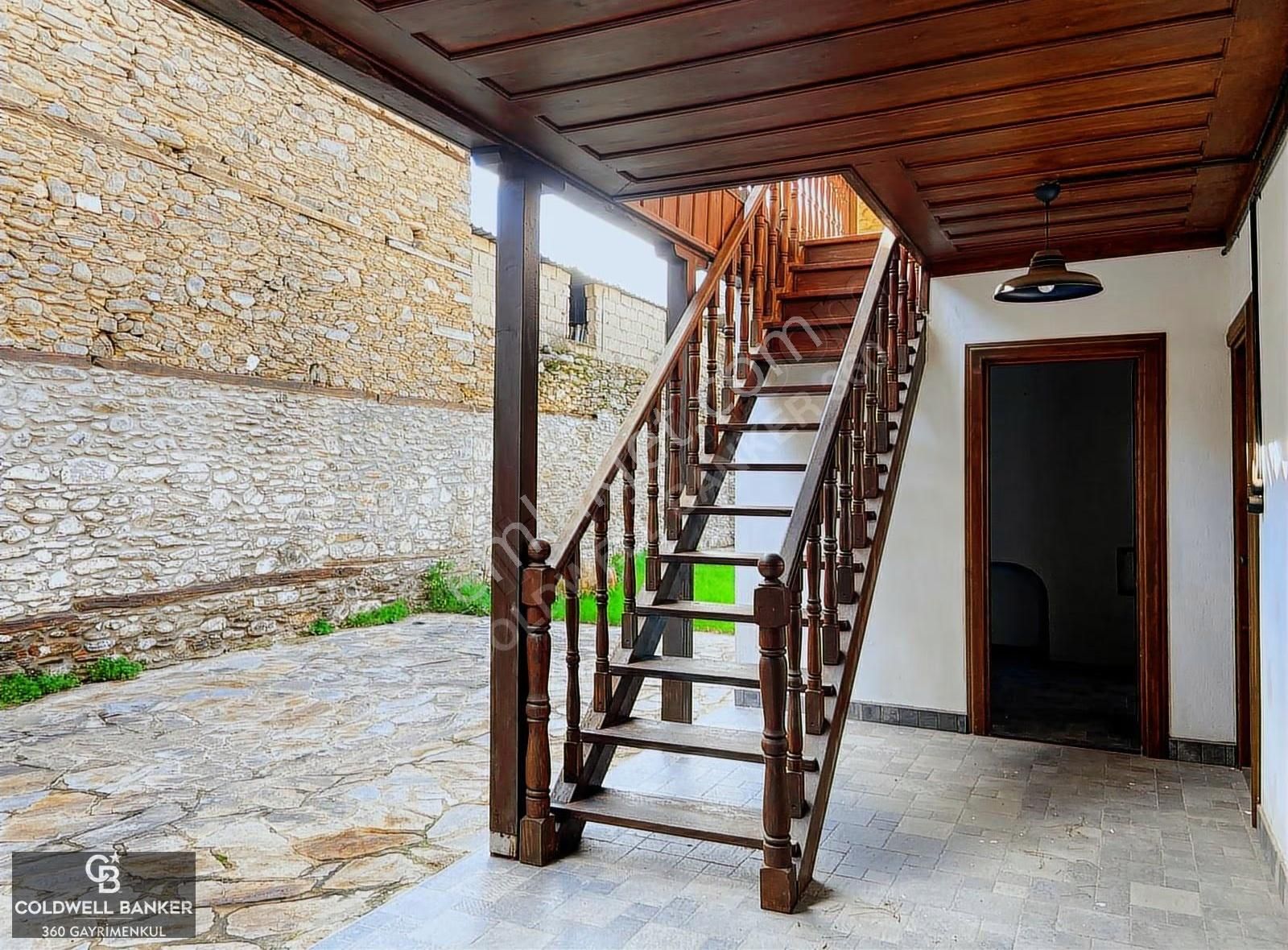 Ödemiş Birgi'de Restore Edilmiş Emsalsiz Satılık Taş Konak - Görsel 10