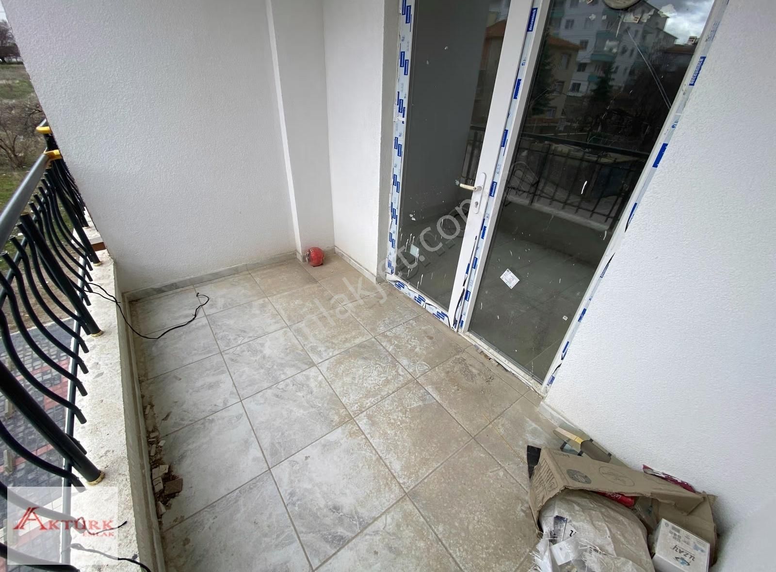 //aktürk Emlak\\çarşı Merkez Arakat Çift Balkon Sıfr Uygun Daire - Görsel 27