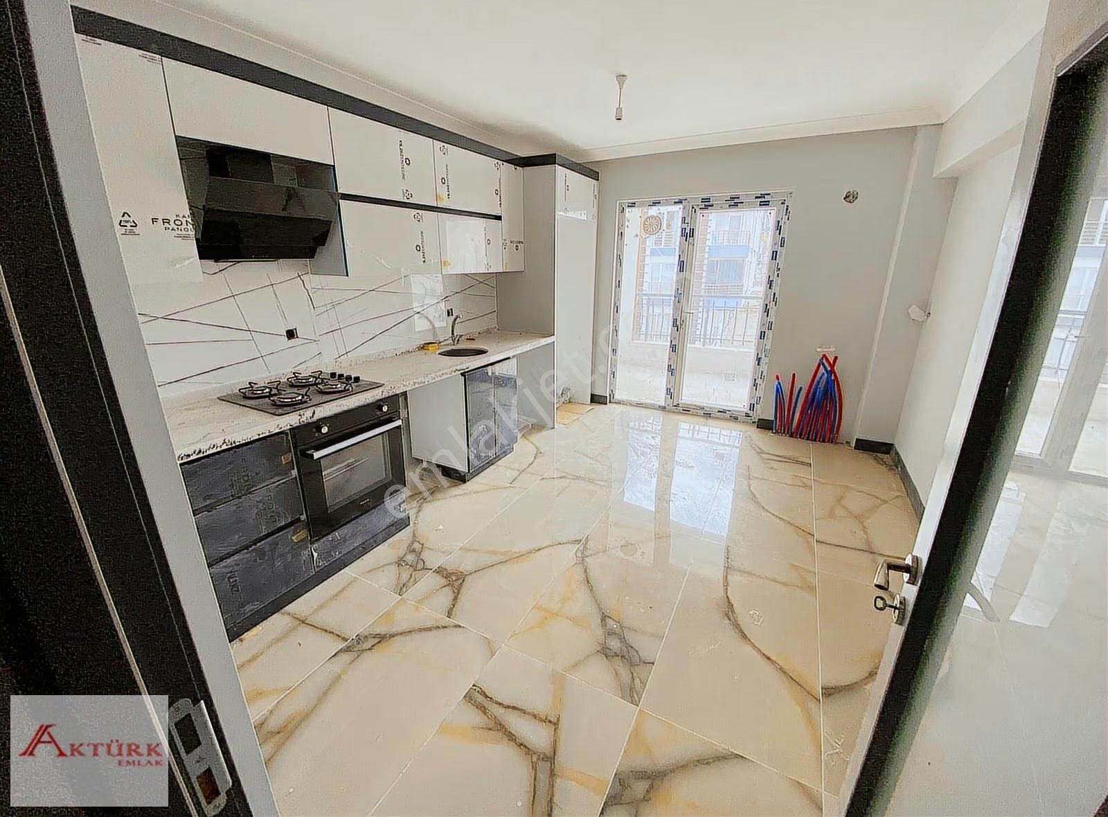 //aktürk Emlak\\çarşı Merkez Arakat Çift Balkon Sıfr Uygun Daire