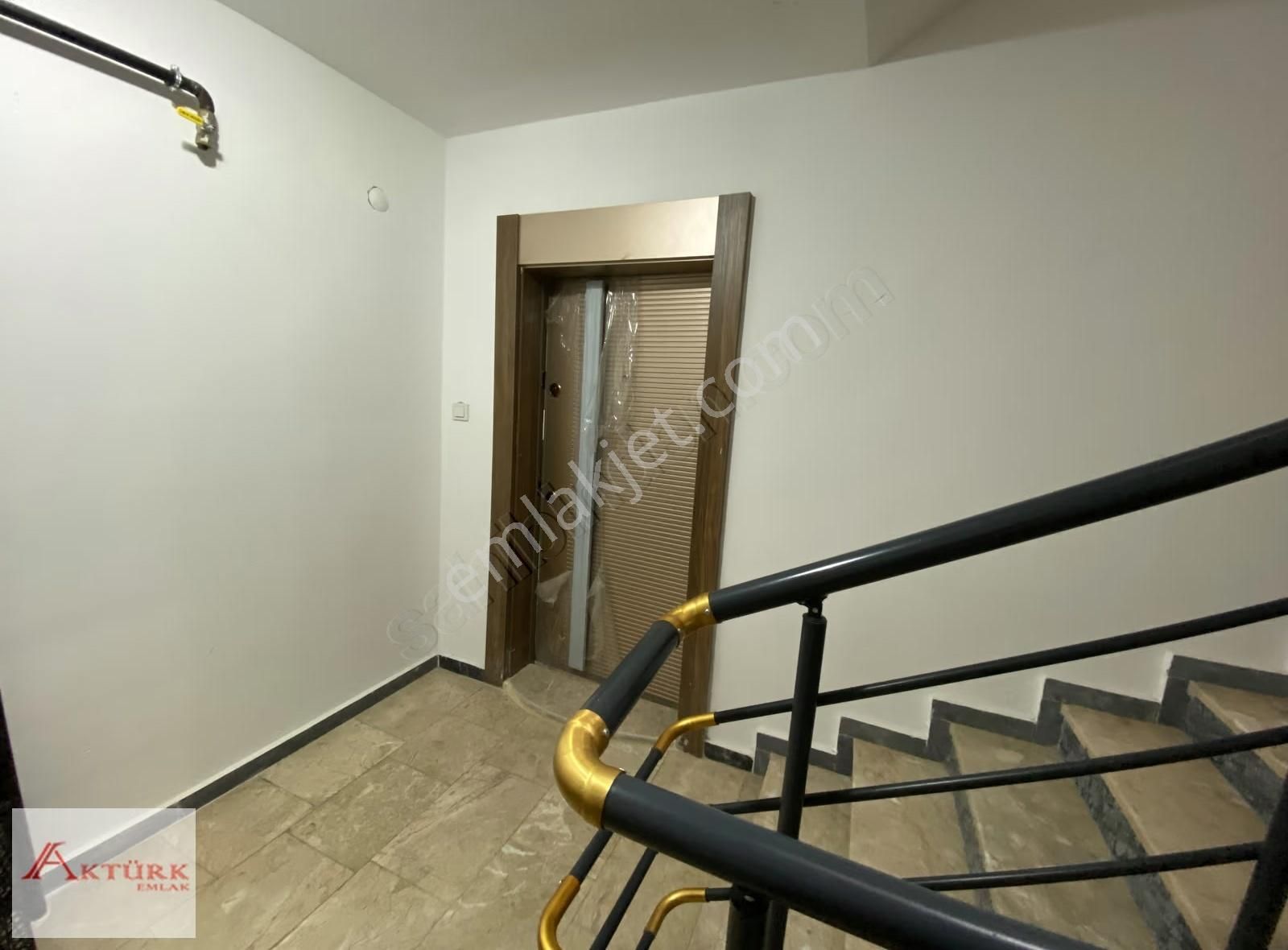 //aktürk Emlak\\çarşı Merkez Arakat Çift Balkon Sıfr Uygun Daire - Görsel 6