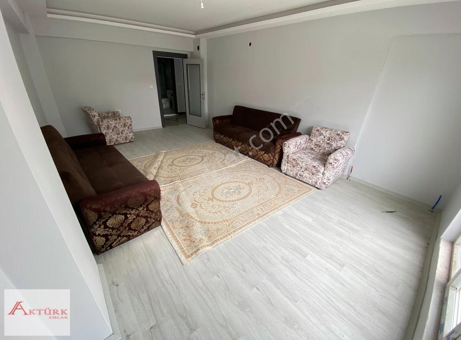 //aktürk Emlak\\çarşı Merkez Arakat Çift Balkon Sıfr Uygun Daire - Görsel 9