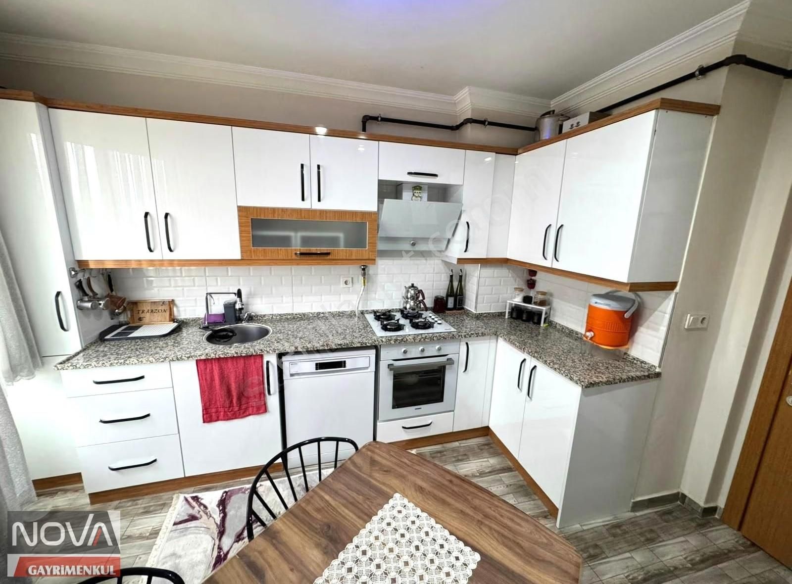 Nova Gayrimenkul'den Muradiye'de Önü Açık 2+1 105m Ful Lüx Daire - Görsel 2