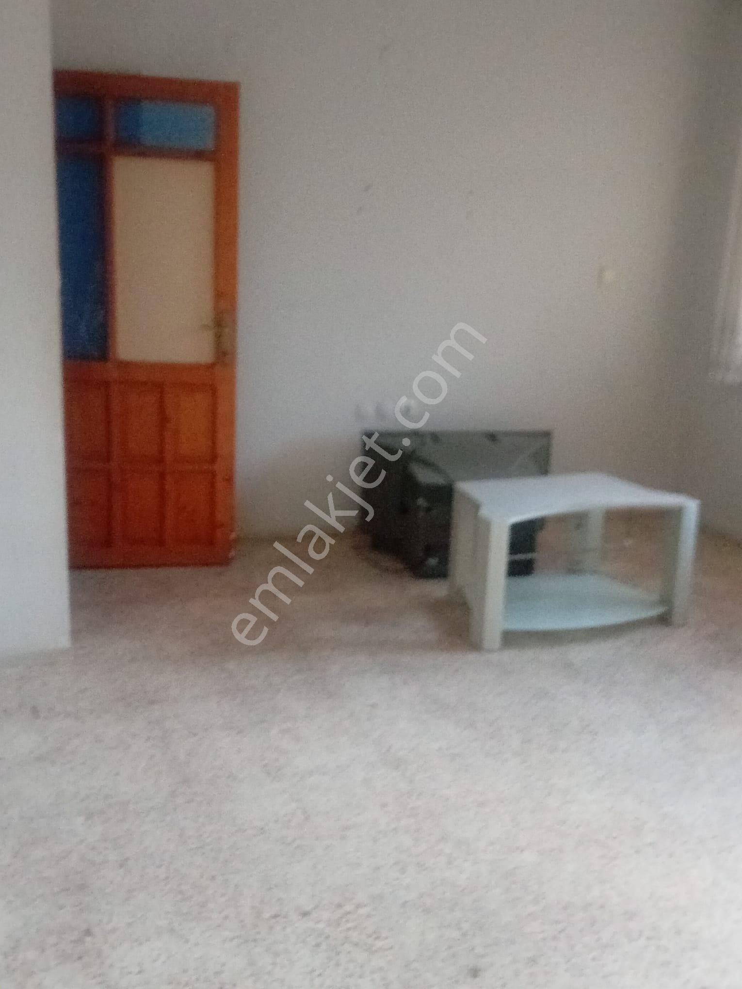 Karabağlar Devrim Mah. Eskiizmir Cuma Pazar Yeri Yakını 2+1 120 M2 Kiralık Ev