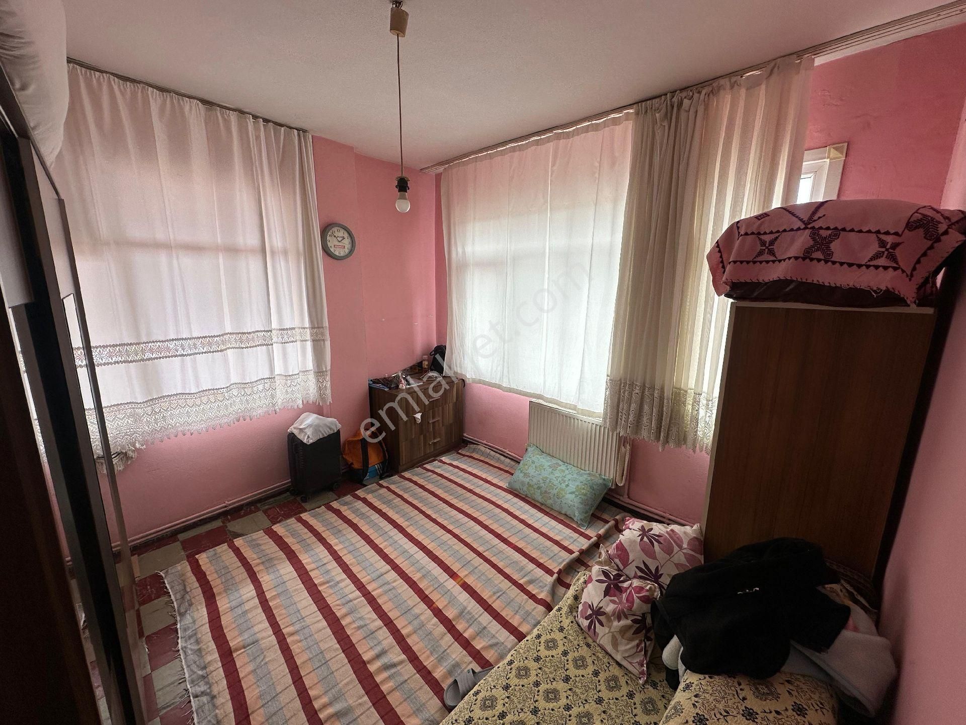 Family' Den Mahmutbey Cadde Üzerinde Satılık 2+1 Asansörlü Daire - Görsel 15