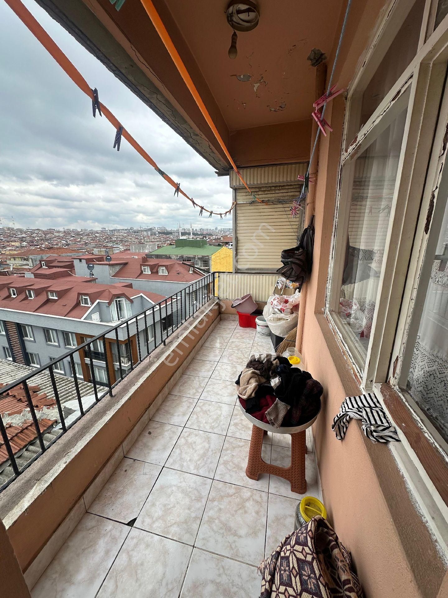 Family' Den Mahmutbey Cadde Üzerinde Satılık 2+1 Asansörlü Daire - Görsel 4