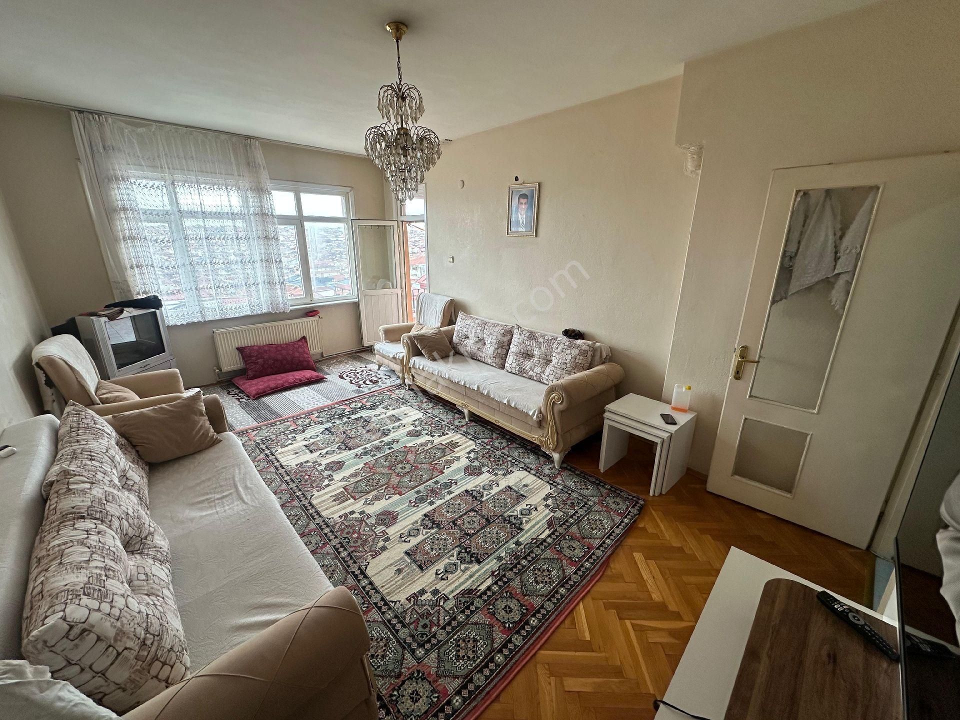 Family' Den Mahmutbey Cadde Üzerinde Satılık 2+1 Asansörlü Daire - Görsel 2