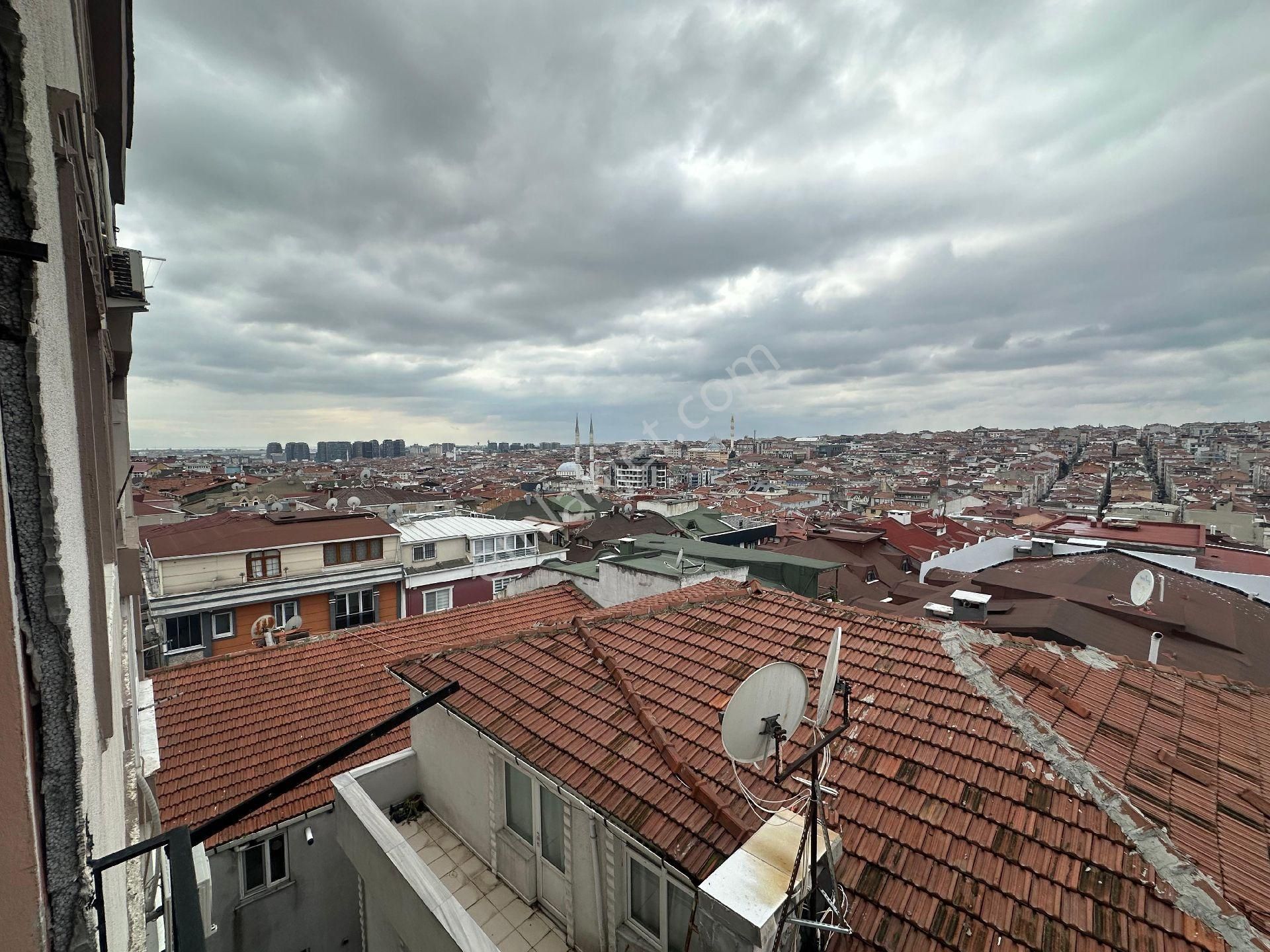 Family' Den Mahmutbey Cadde Üzerinde Satılık 2+1 Asansörlü Daire - Görsel 7