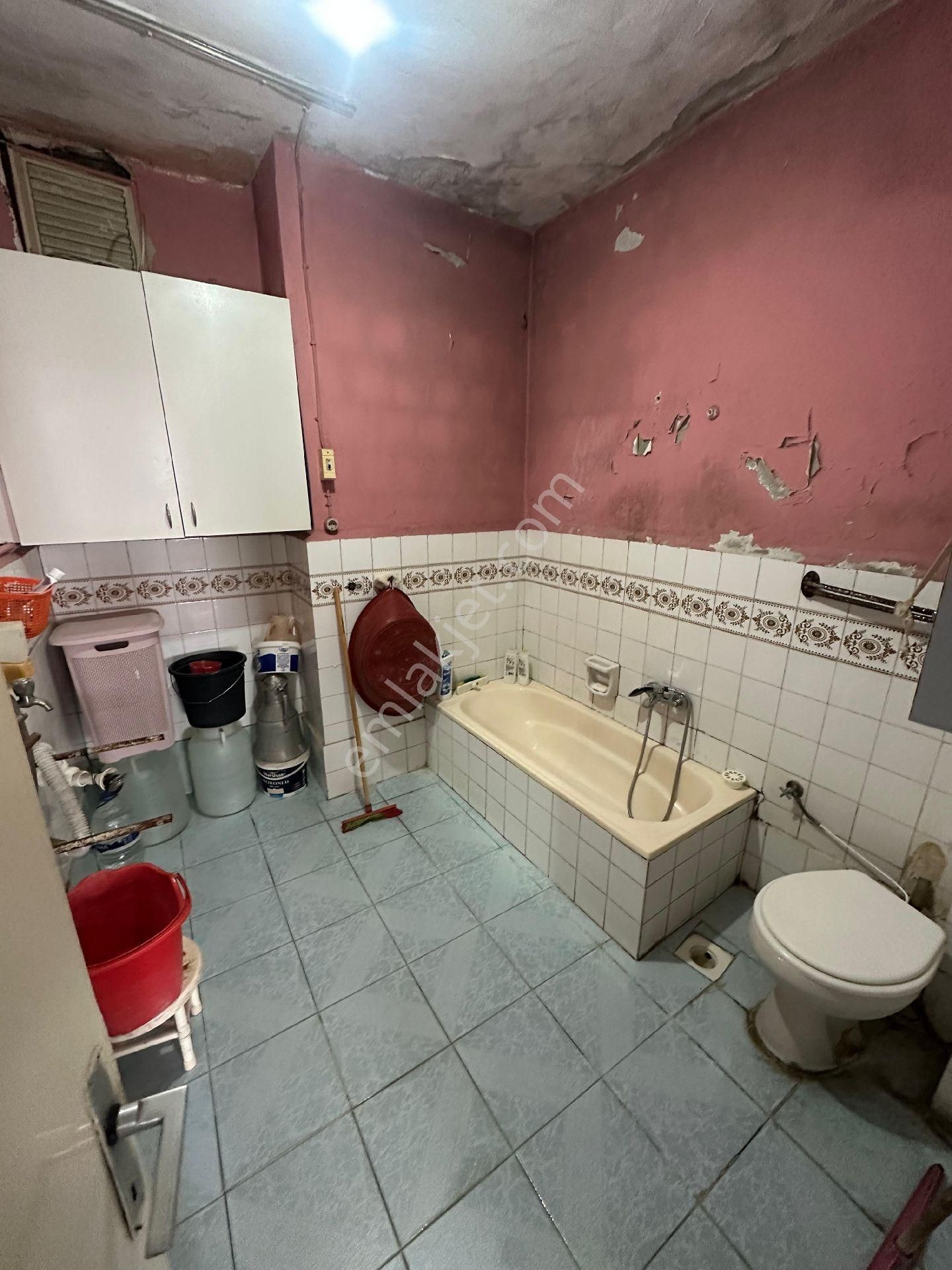 Family' Den Mahmutbey Cadde Üzerinde Satılık 2+1 Asansörlü Daire - Görsel 19