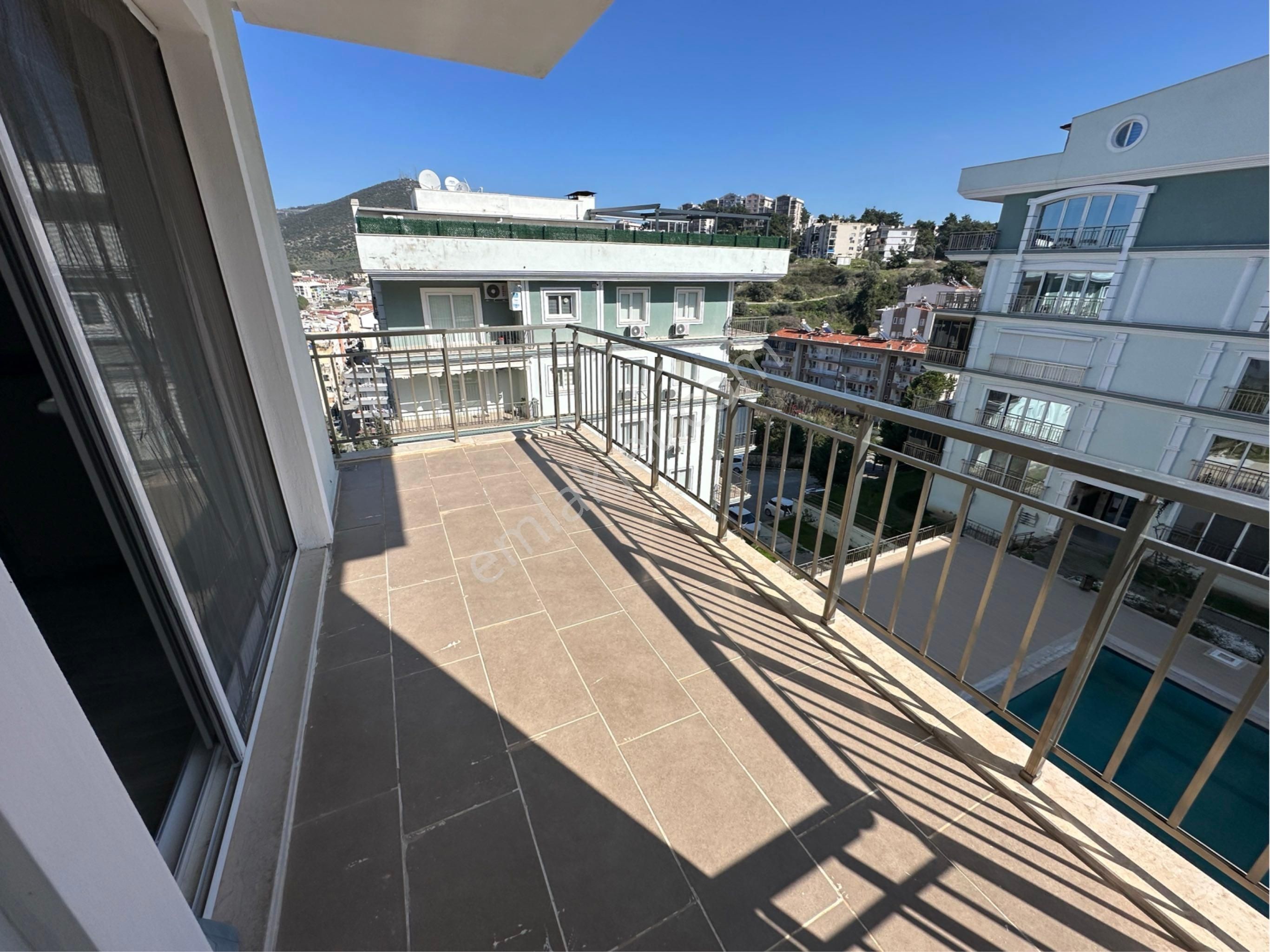 Kuşadası Satılık Deniz Manzaralı 3+1 Daire - Görsel 10