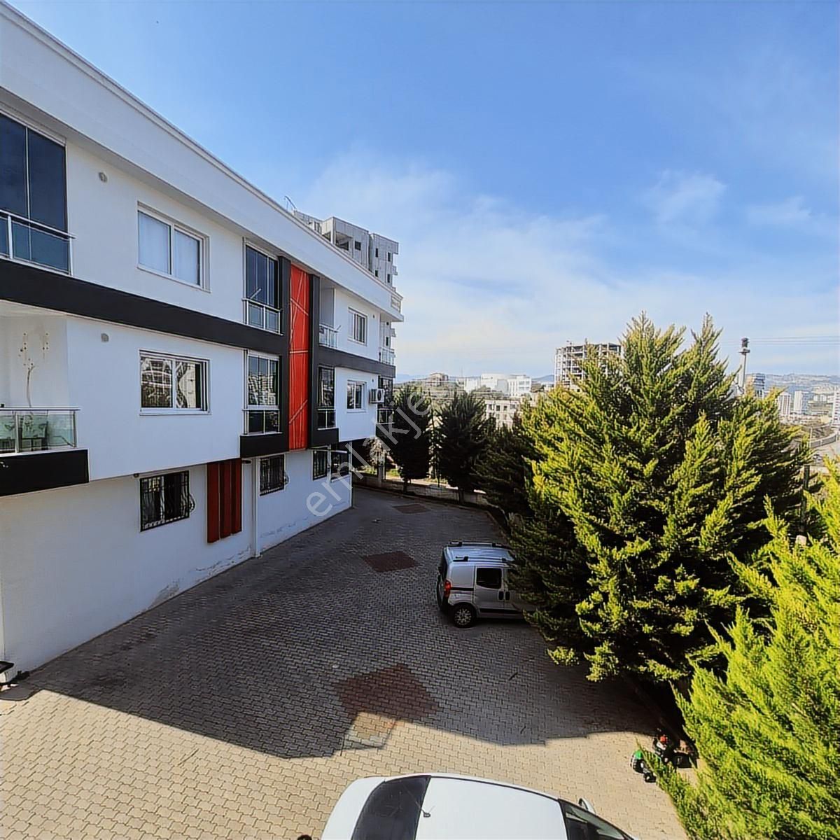 Üniversite Ve Tıp Fakültesi Civarı Doğal Gaz Ve Klimalı 1+1 ..