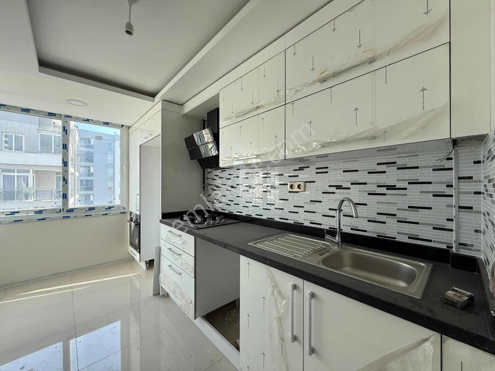 Baraj Yolunda Sıfır 3+1ç.banyo K.mutfak Havuz K.otoprk Havuzlu