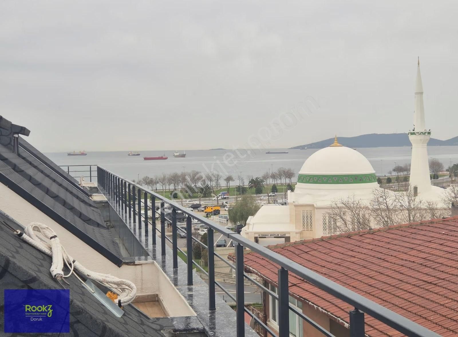 Batı Mahallesi'nin Kalbinde Denizle İç İçe Kapalı Otoparklı 2+2! - Görsel 30