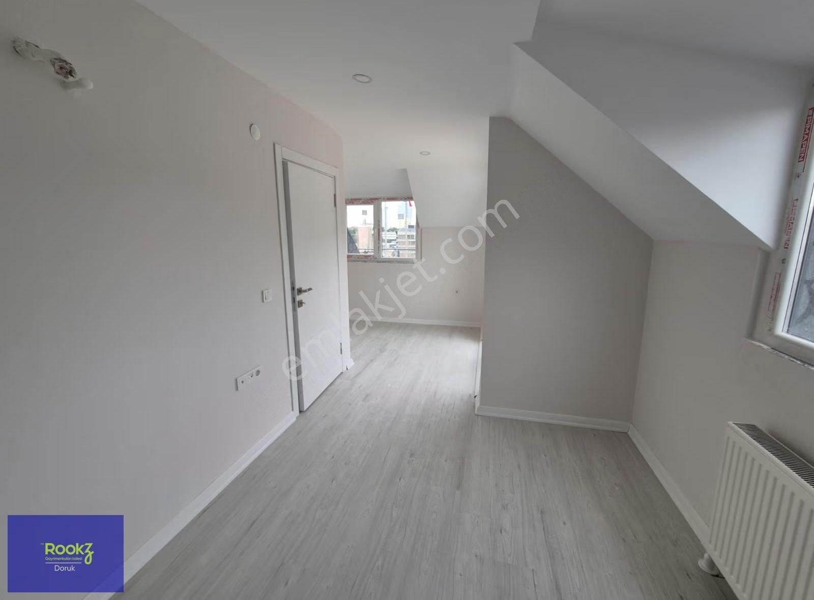 Batı Mahallesi'nin Kalbinde Denizle İç İçe Kapalı Otoparklı 2+2! - Görsel 25