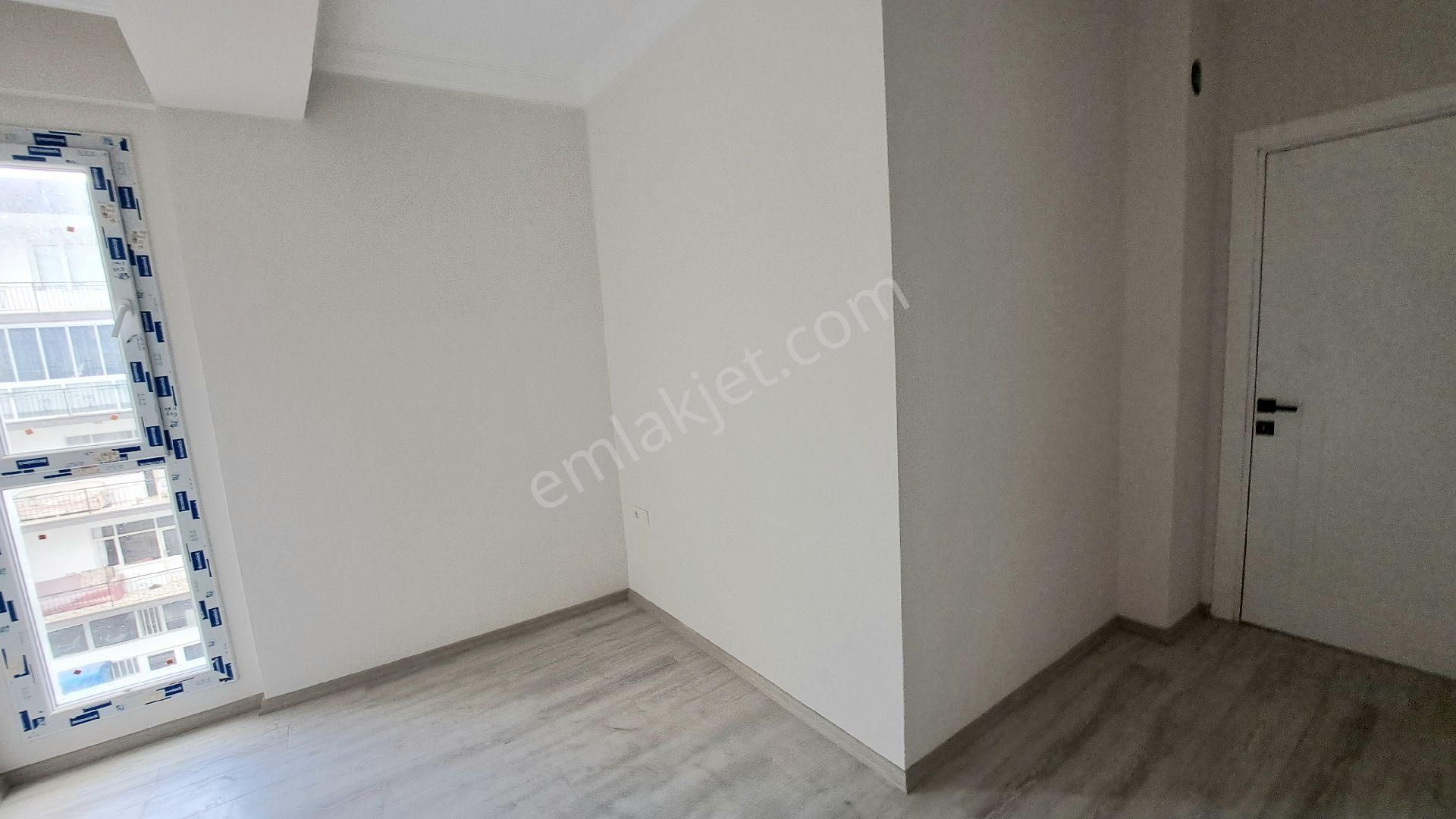 Kuşadası Merkezde Kiralık 1+1 Daire - Görsel 9