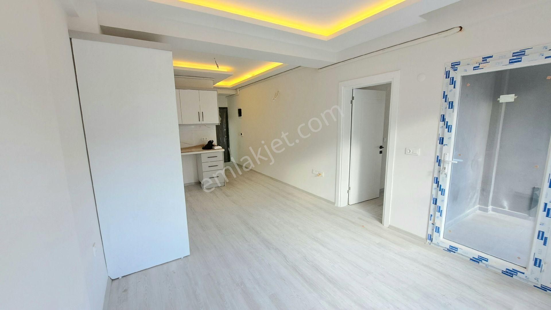 Kuşadası Merkezde Kiralık 1+1 Daire - Görsel 14