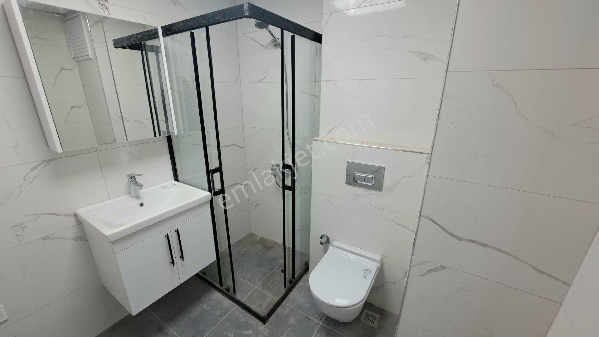 Kuşadası Merkezde Kiralık 1+1 Daire - Görsel 5
