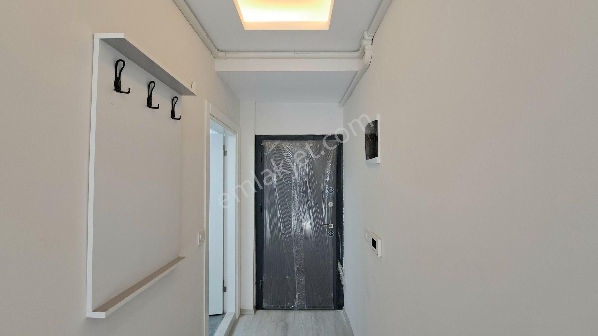 Kuşadası Merkezde Kiralık 1+1 Daire - Görsel 4