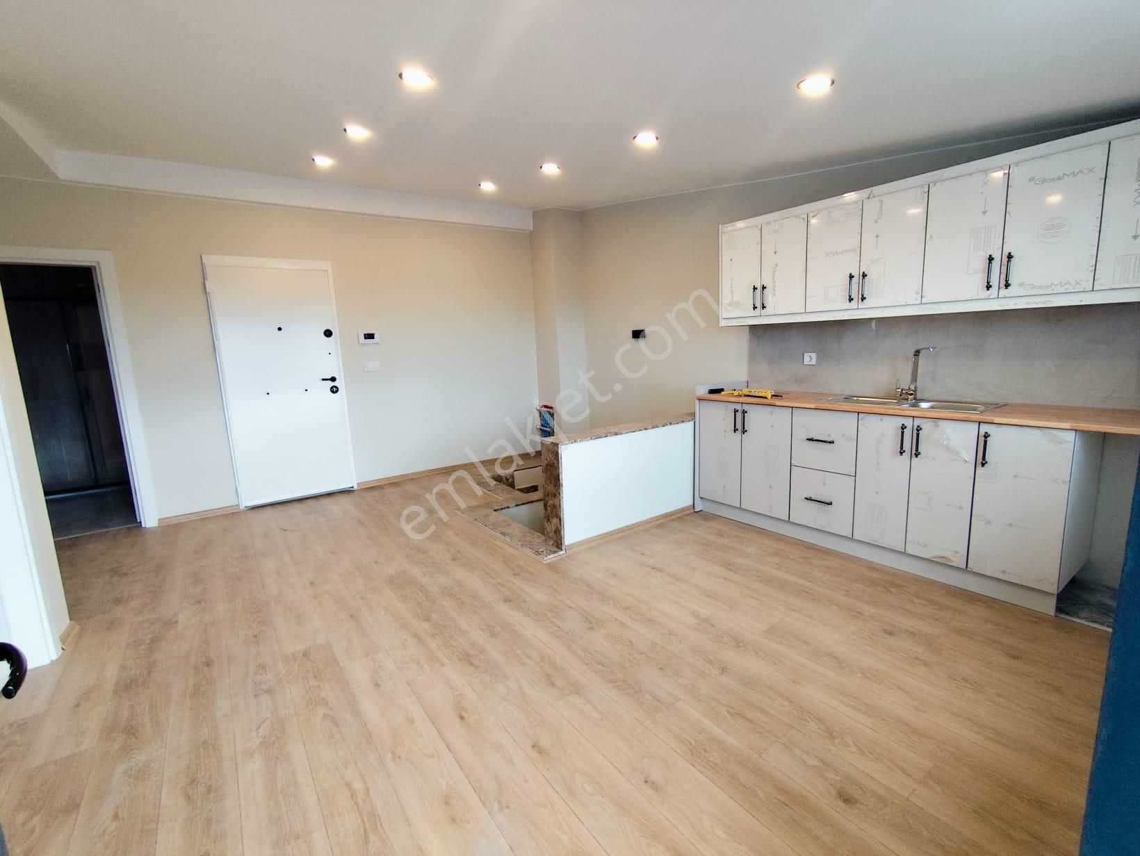 Mertcan Dan Fatih Mah 2 Mutfaklı - 2 Banyolu 4+2 Teraslı Dubleks - Görsel 14