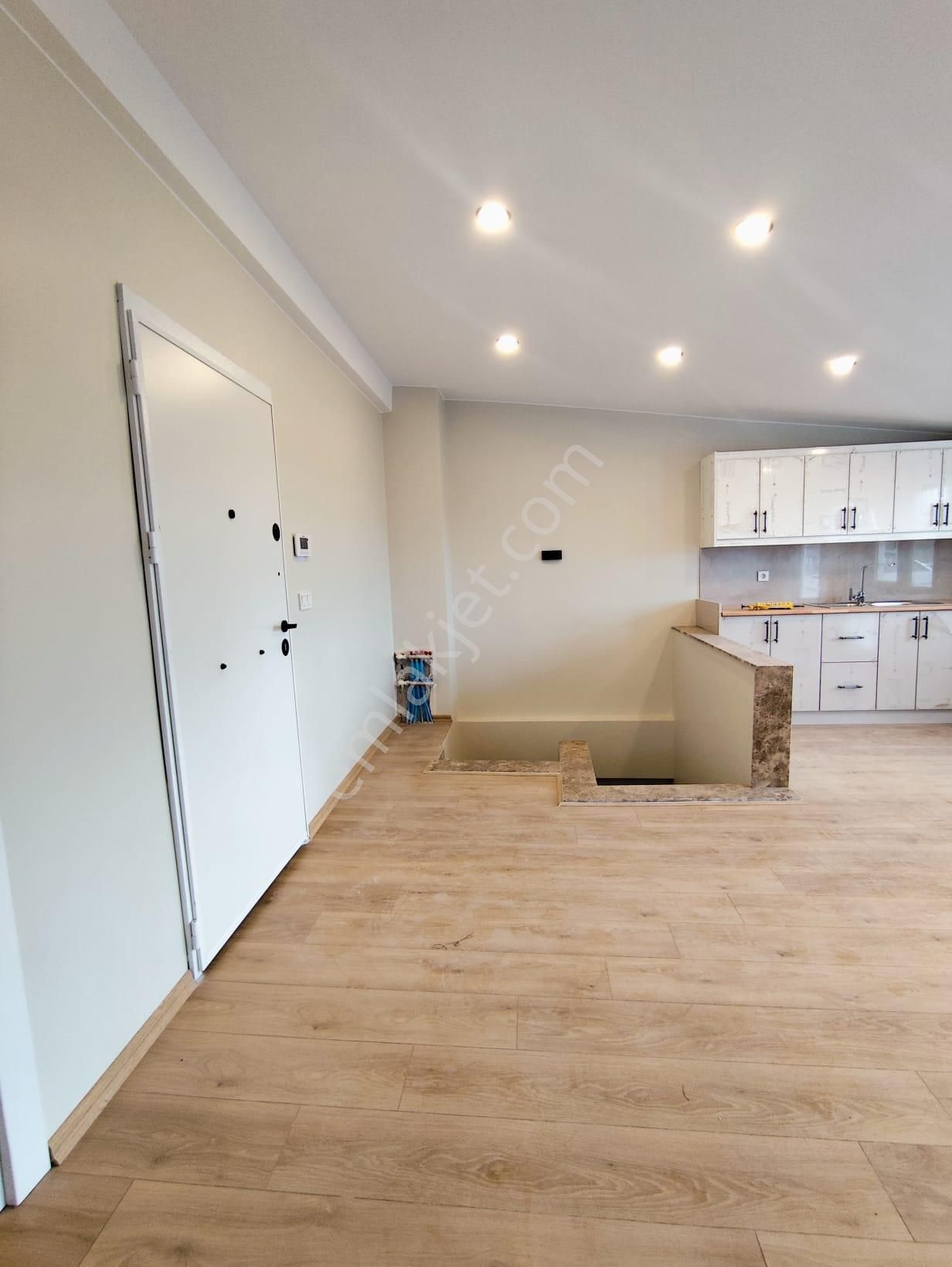 Mertcan Dan Fatih Mah 2 Mutfaklı - 2 Banyolu 4+2 Teraslı Dubleks - Görsel 16