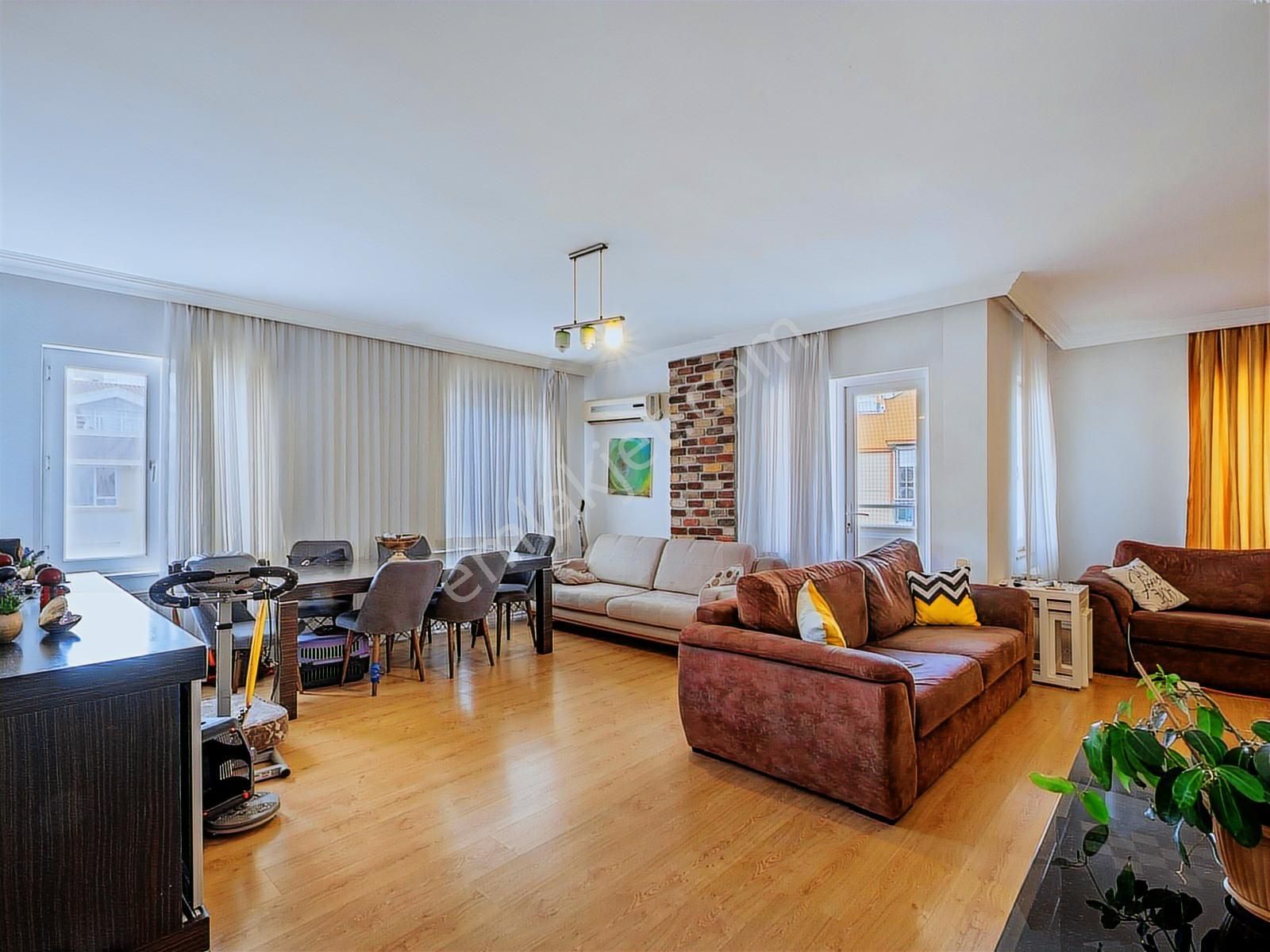 Çağlayan'da 220 M2 4+1 Çatı Dubleksi, D.gaz, 2 Banyo, Ayrı Mutfa - Görsel 12