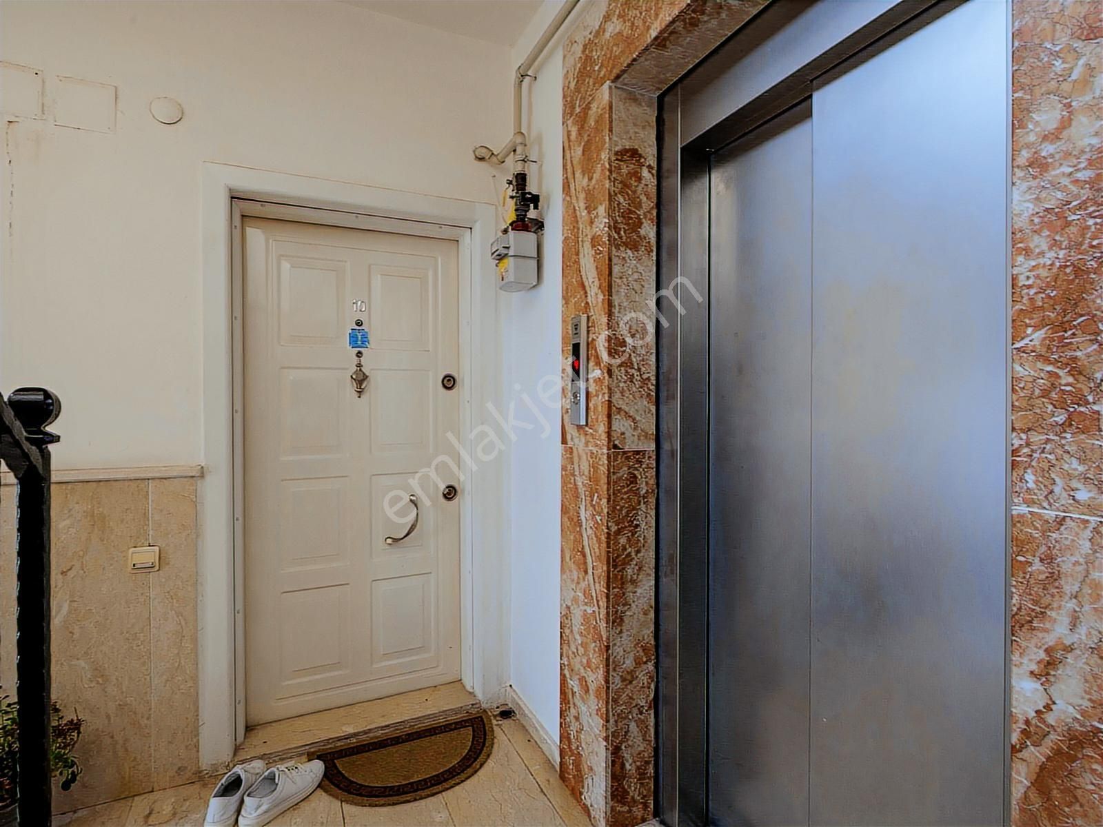 Çağlayan'da 220 M2 4+1 Çatı Dubleksi, D.gaz, 2 Banyo, Ayrı Mutfa - Görsel 27