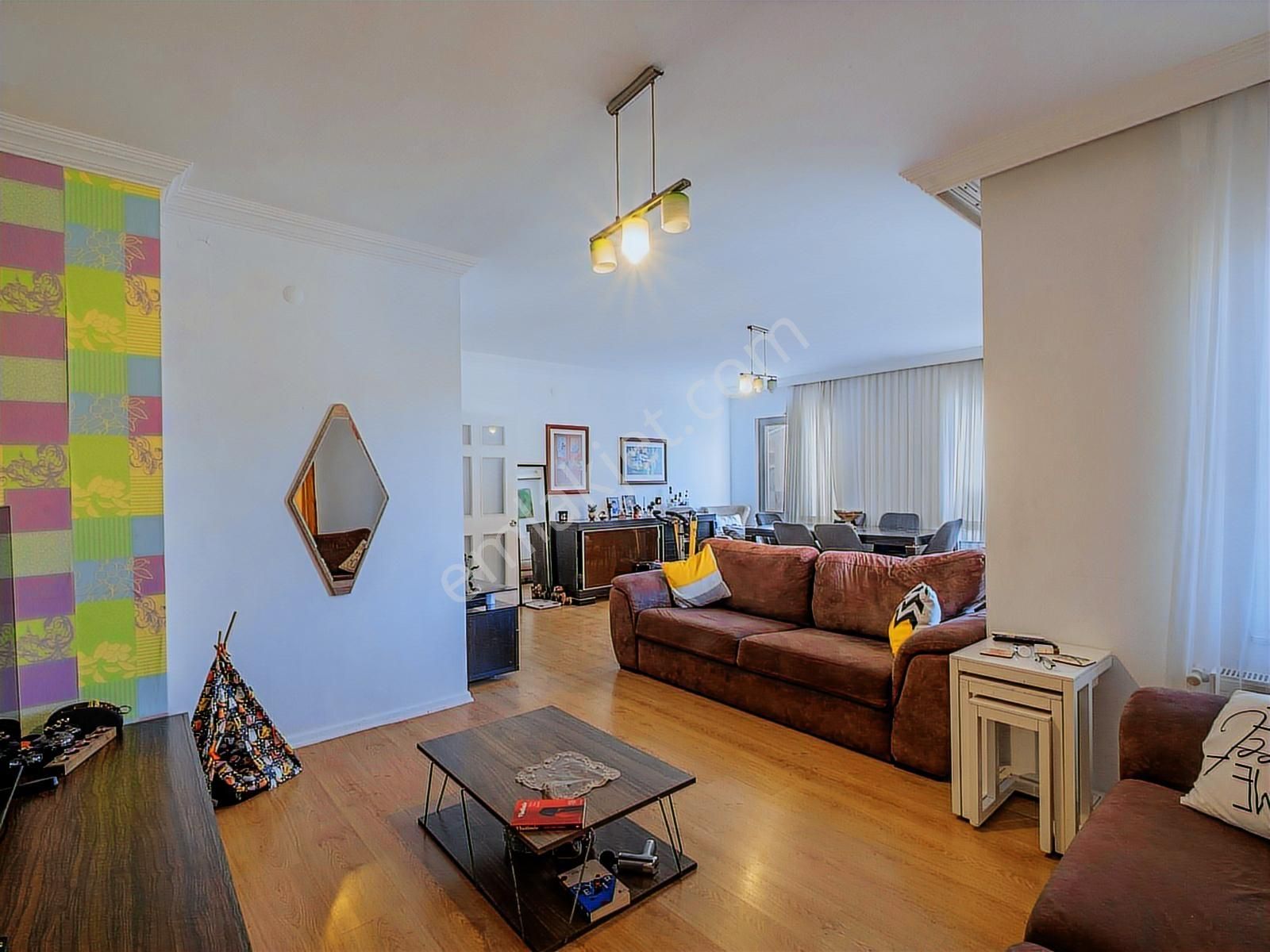 Çağlayan'da 220 M2 4+1 Çatı Dubleksi, D.gaz, 2 Banyo, Ayrı Mutfa - Görsel 15