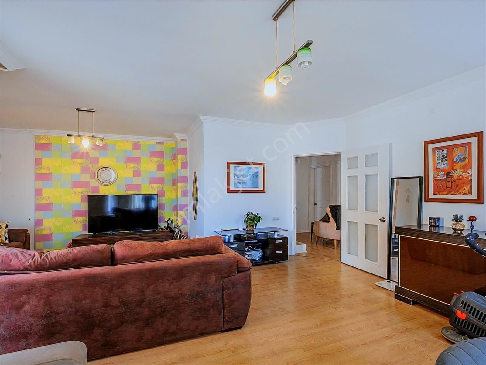 Çağlayan'da 220 M2 4+1 Çatı Dubleksi, D.gaz, 2 Banyo, Ayrı Mutfa - Görsel 13