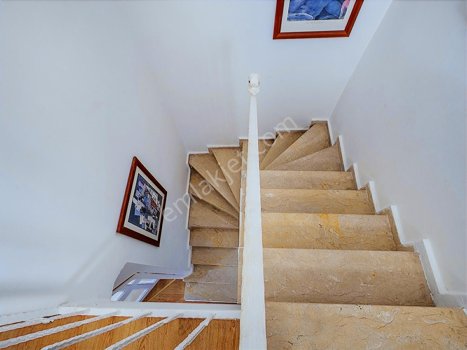 Çağlayan'da 220 M2 4+1 Çatı Dubleksi, D.gaz, 2 Banyo, Ayrı Mutfa - Görsel 3