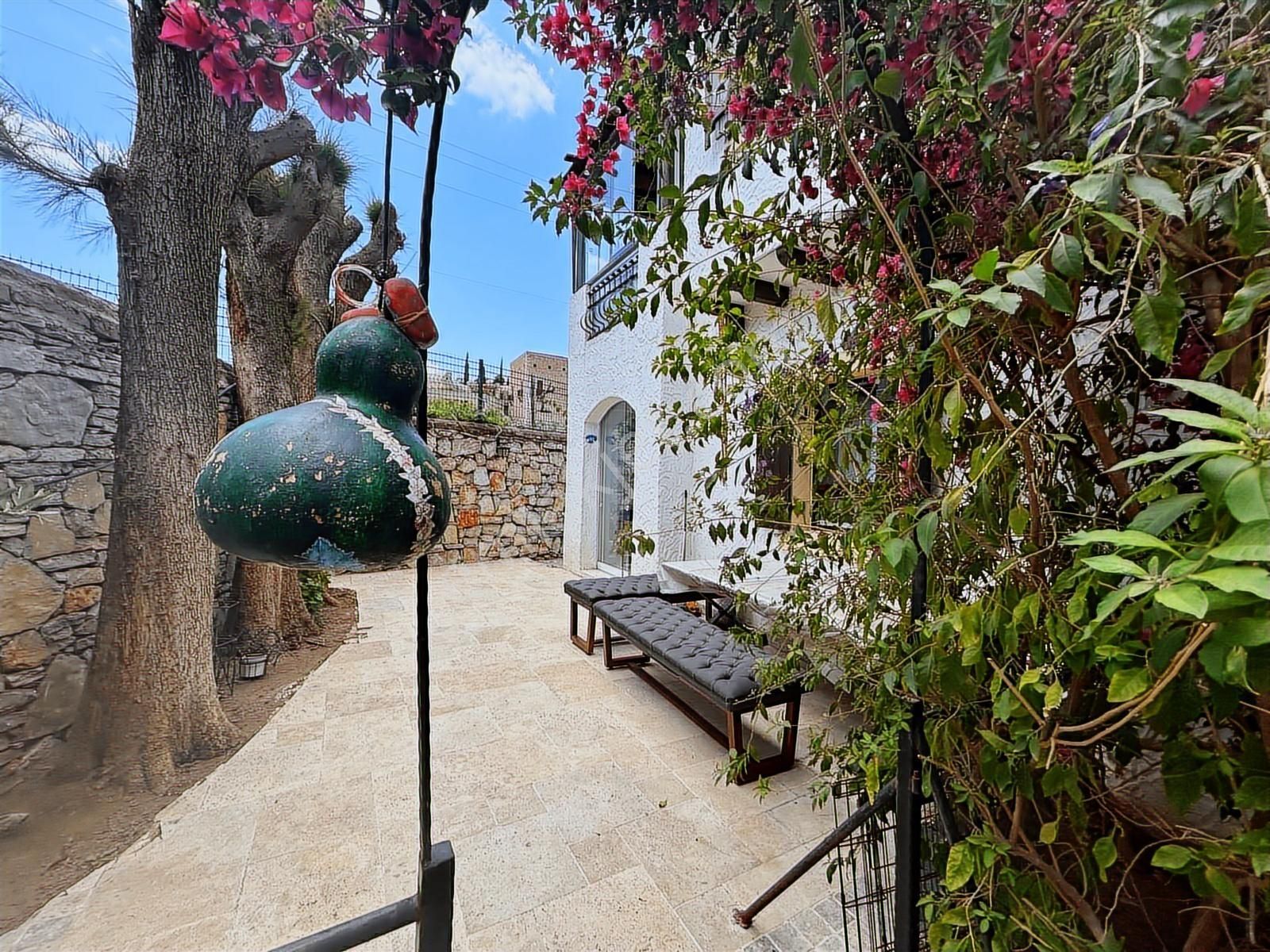 Bodrum Merkezde Site İçi Modern Ve Şık Eşyalı 2+1 Kiralık Daire