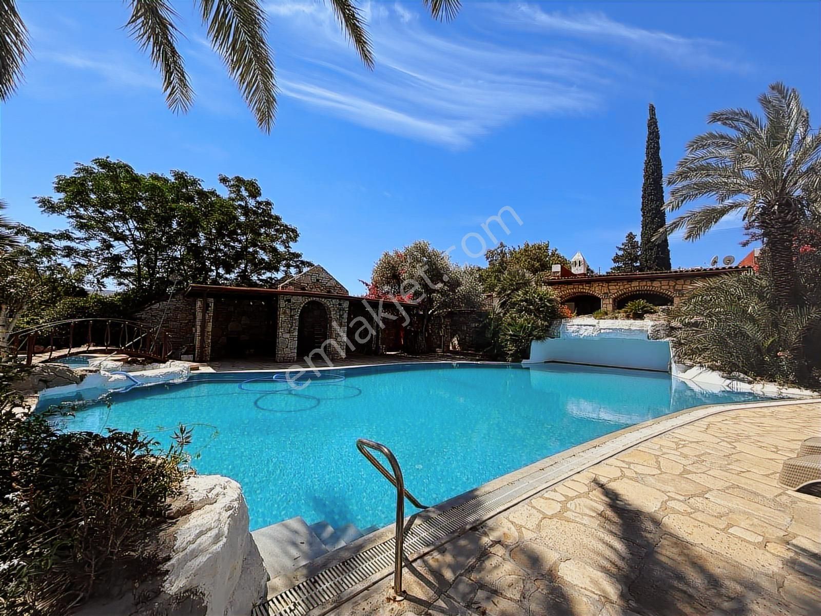 Bodrum Merkezde Site İçi Modern Ve Şık Eşyalı 2+1 Kiralık Daire - Görsel 32