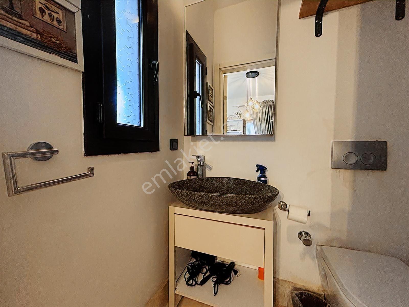 Bodrum Merkezde Site İçi Modern Ve Şık Eşyalı 2+1 Kiralık Daire - Görsel 24