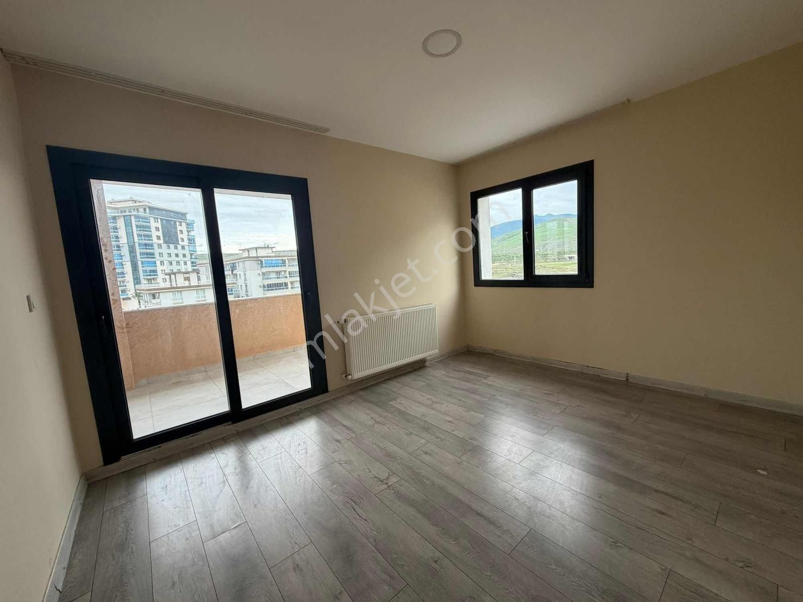 Menemen Uğur Mumcu 4+1 Dublex Kiralık Daire - Görsel 2