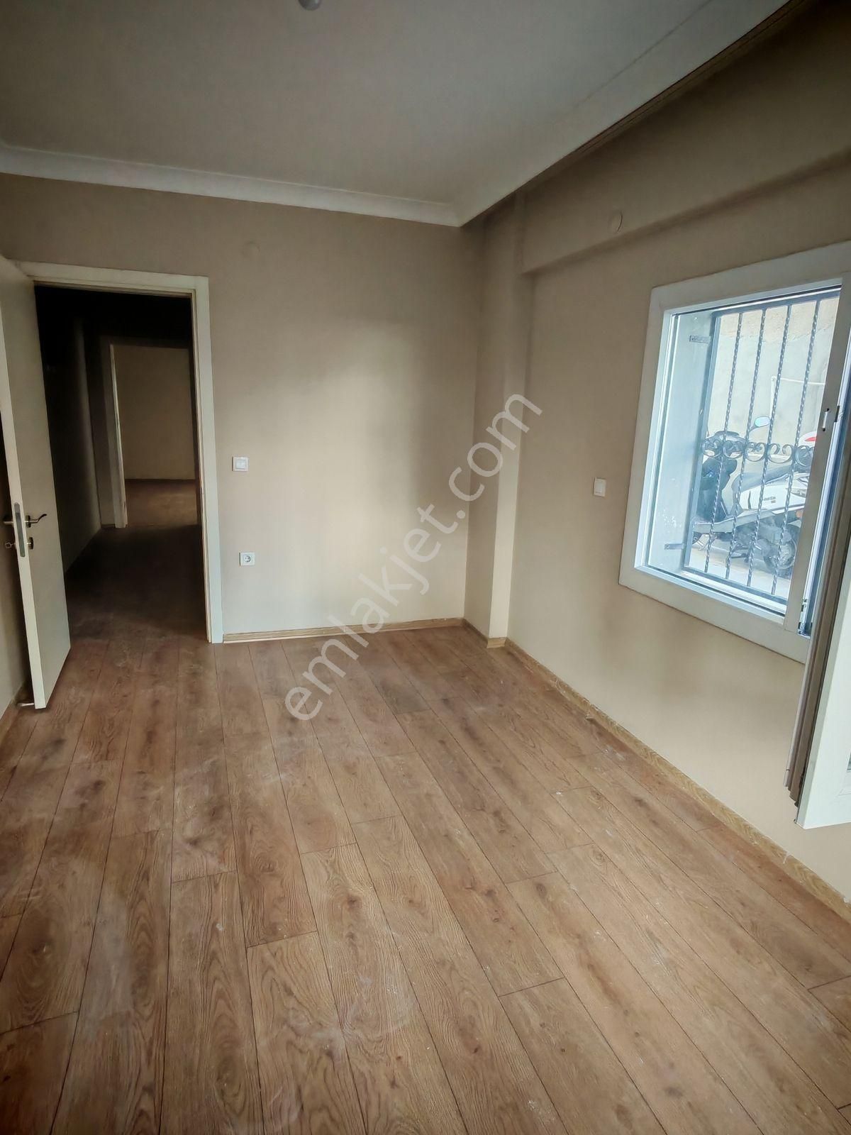 Dikili Gazipaşa'da Yokuşsuz 5 Yaşında 70 M2 2+1 Giriş Kat Daire - Görsel 3