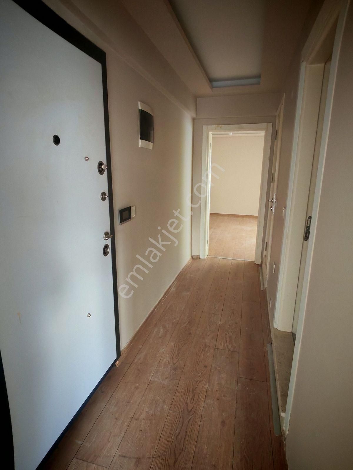 Dikili Gazipaşa'da Yokuşsuz 5 Yaşında 70 M2 2+1 Giriş Kat Daire - Görsel 10