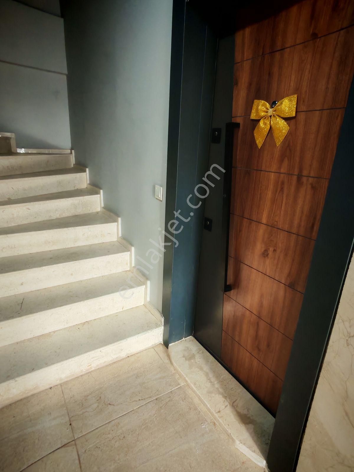 Dikili Gazipaşa'da Yokuşsuz 5 Yaşında 70 M2 2+1 Giriş Kat Daire - Görsel 13