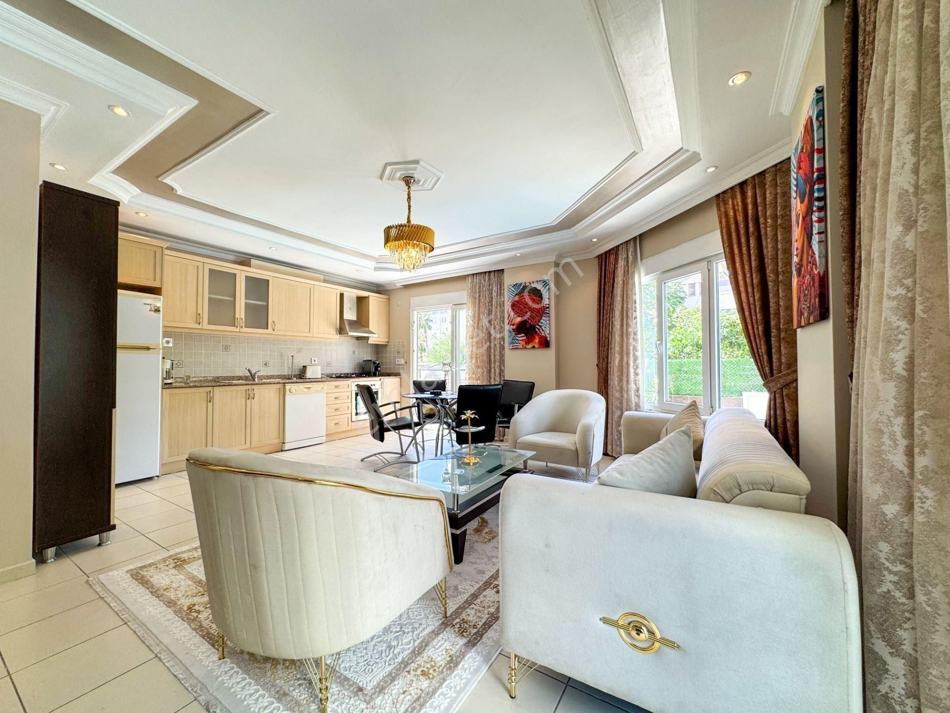 Alanya Merkez’de Denize 700 M 2+1 Satılık Daire - Görsel 3