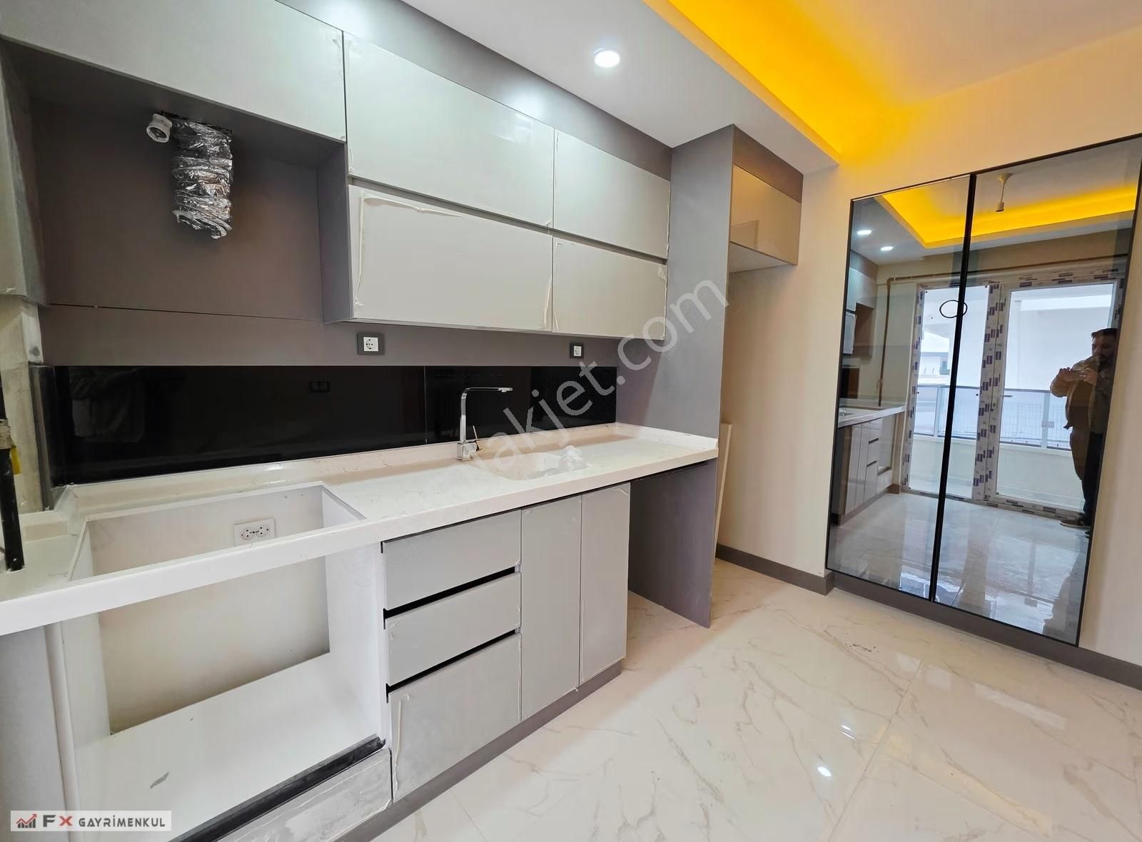 Fx'den 3+1 Ultra Yapılı Sıfır Oturuma Hazır Giyinme Odalı Daire - Görsel 4