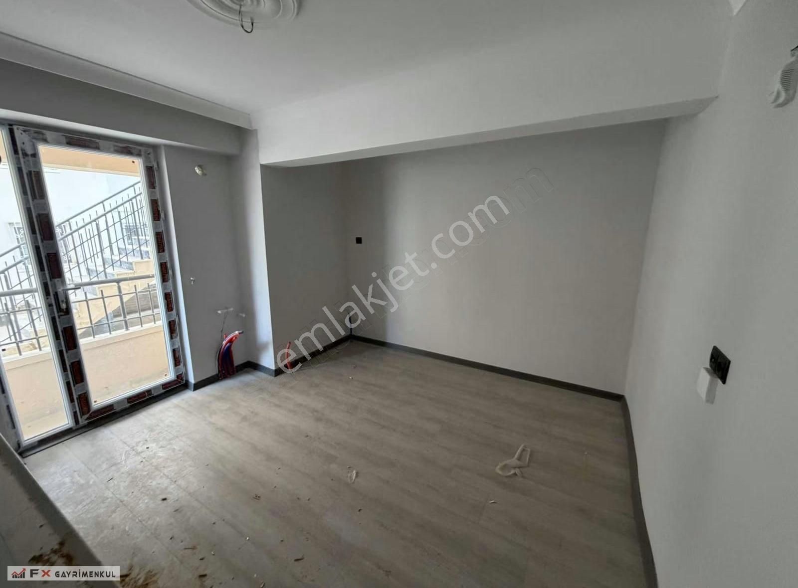 Fx'den Bulvara Yakın Merkezi Konumda 1+1 Balkonlu Sıfır Daire - Görsel 4