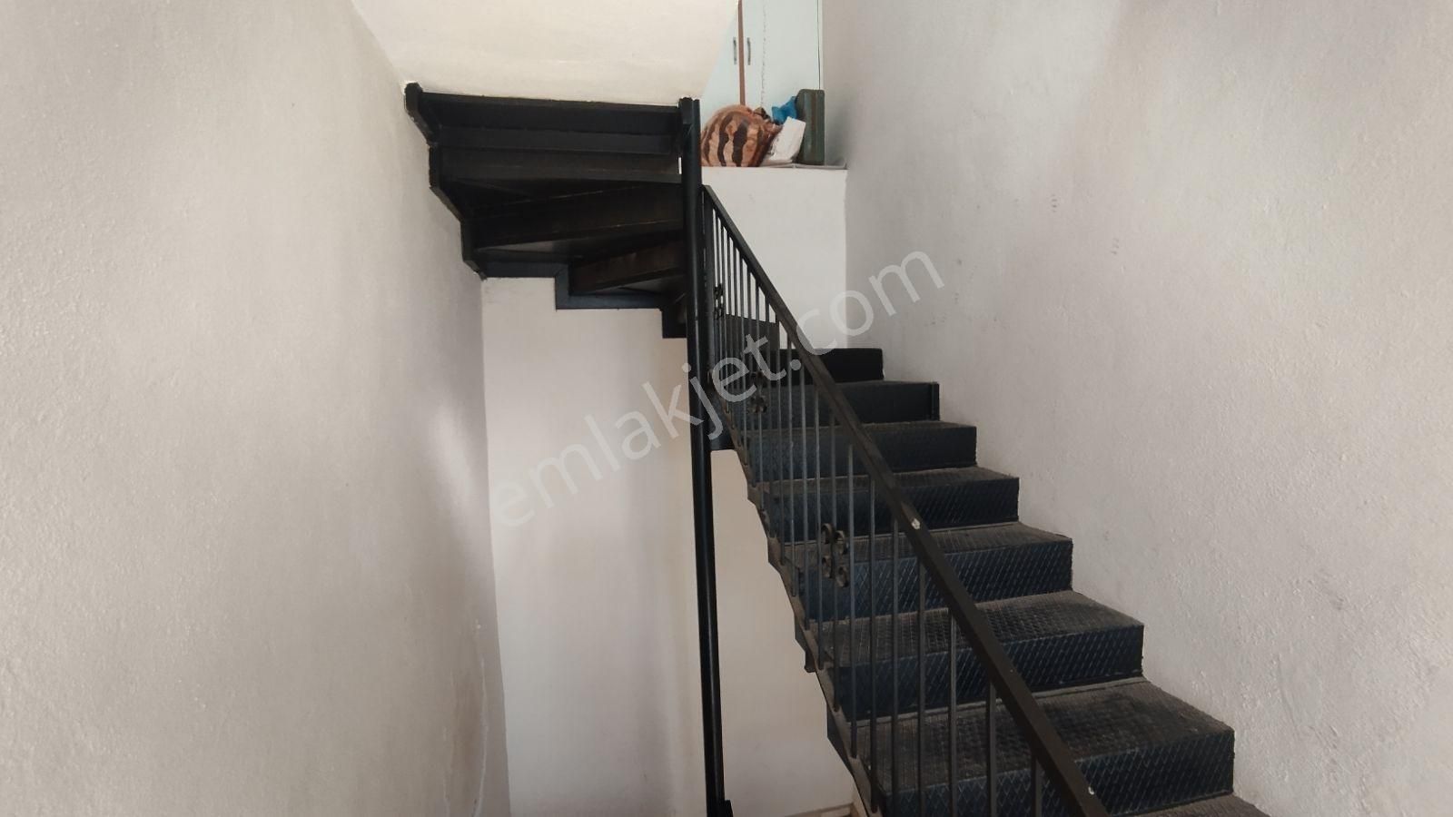 İlkon'dan Babataşı'nda Kiralık 2+1 Eşyalı Ve Teraslı Daire - Görsel 3