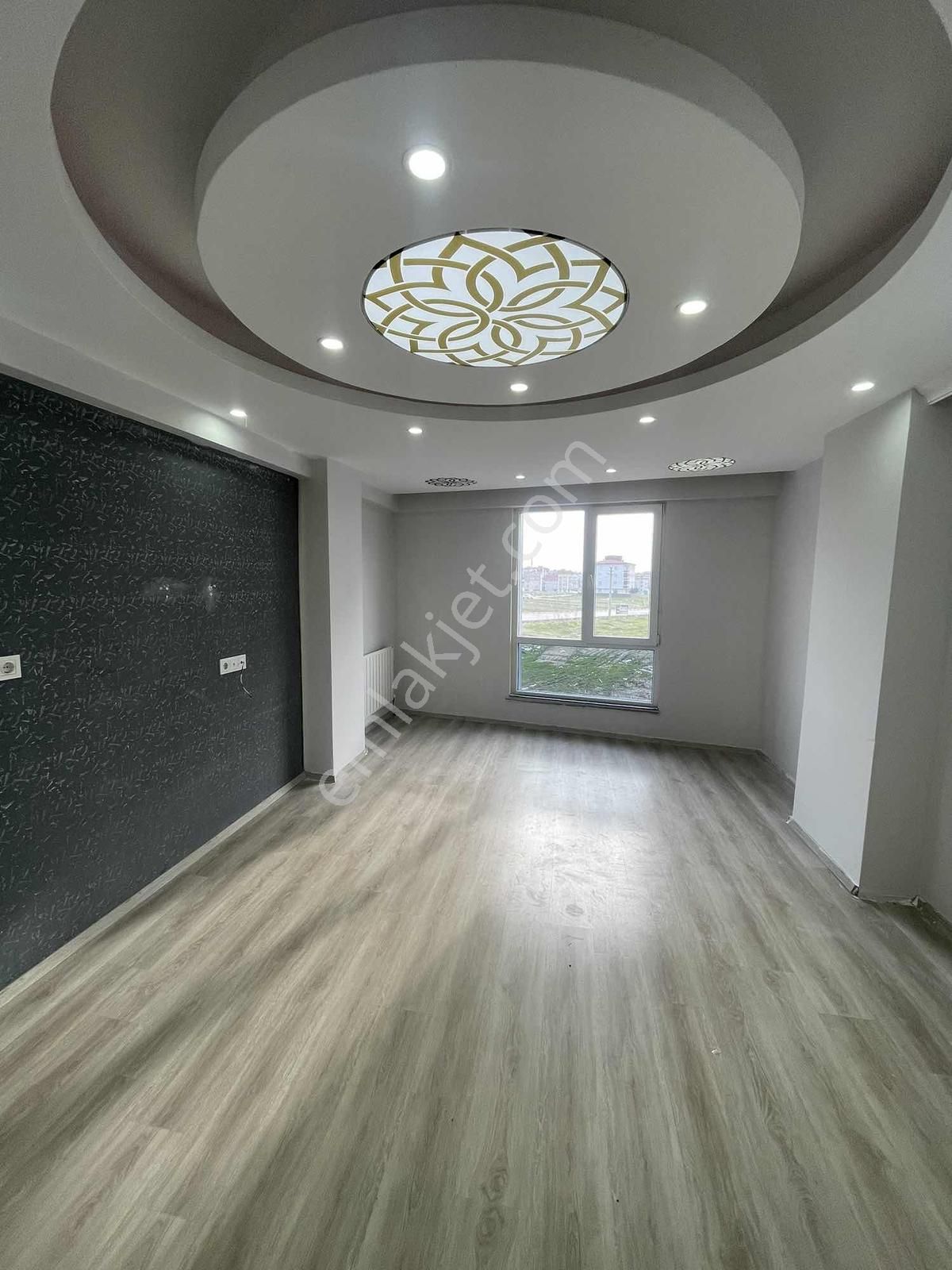 Vatan Mahallesi'nde Kiralık 2 + 1 Yıldız Caddesi'nde