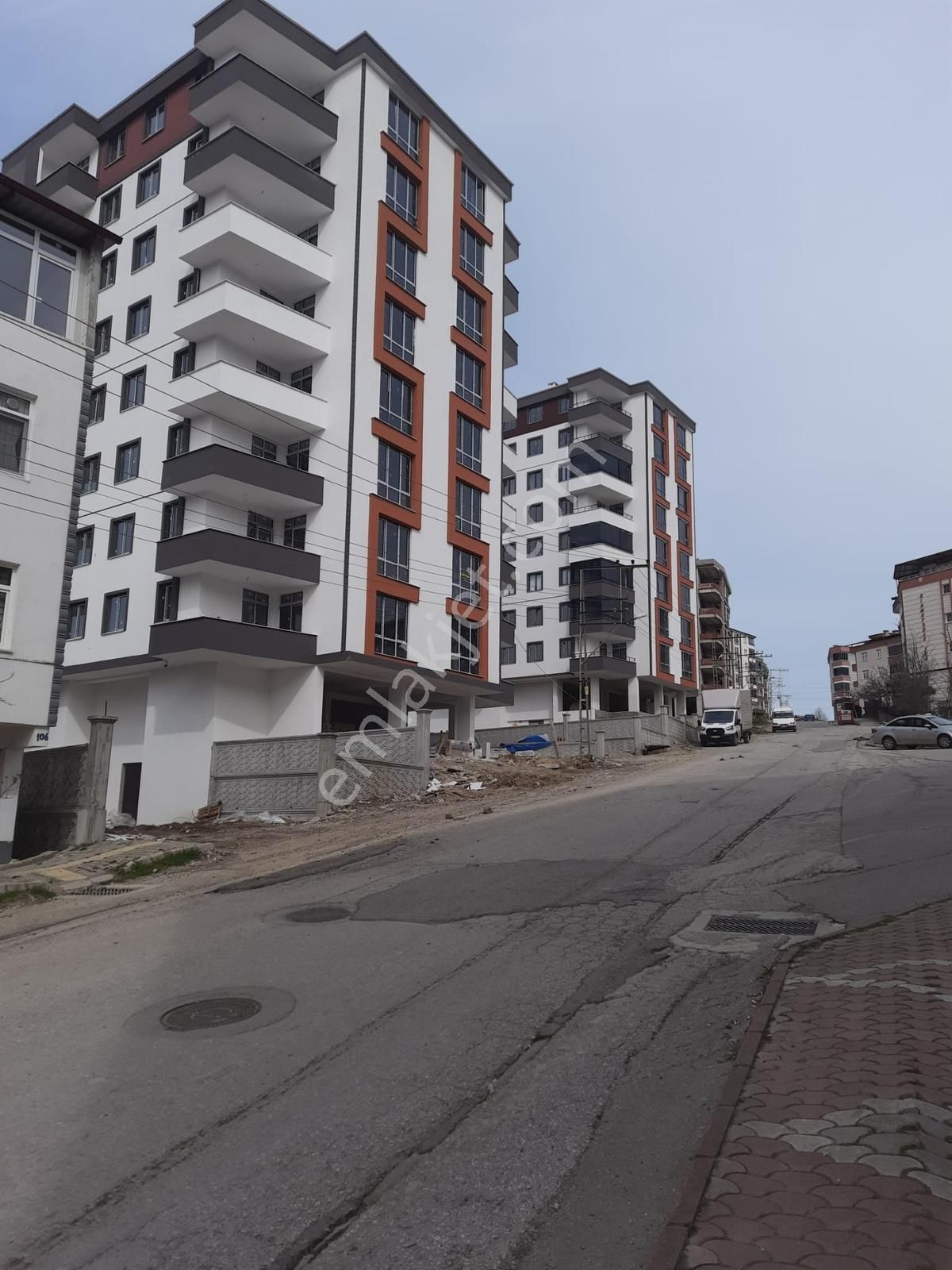 Yağmur Emlak'tan Odun Pazarı Kavşağı Merkezi Konumda Satılık 2+1 - Görsel 11