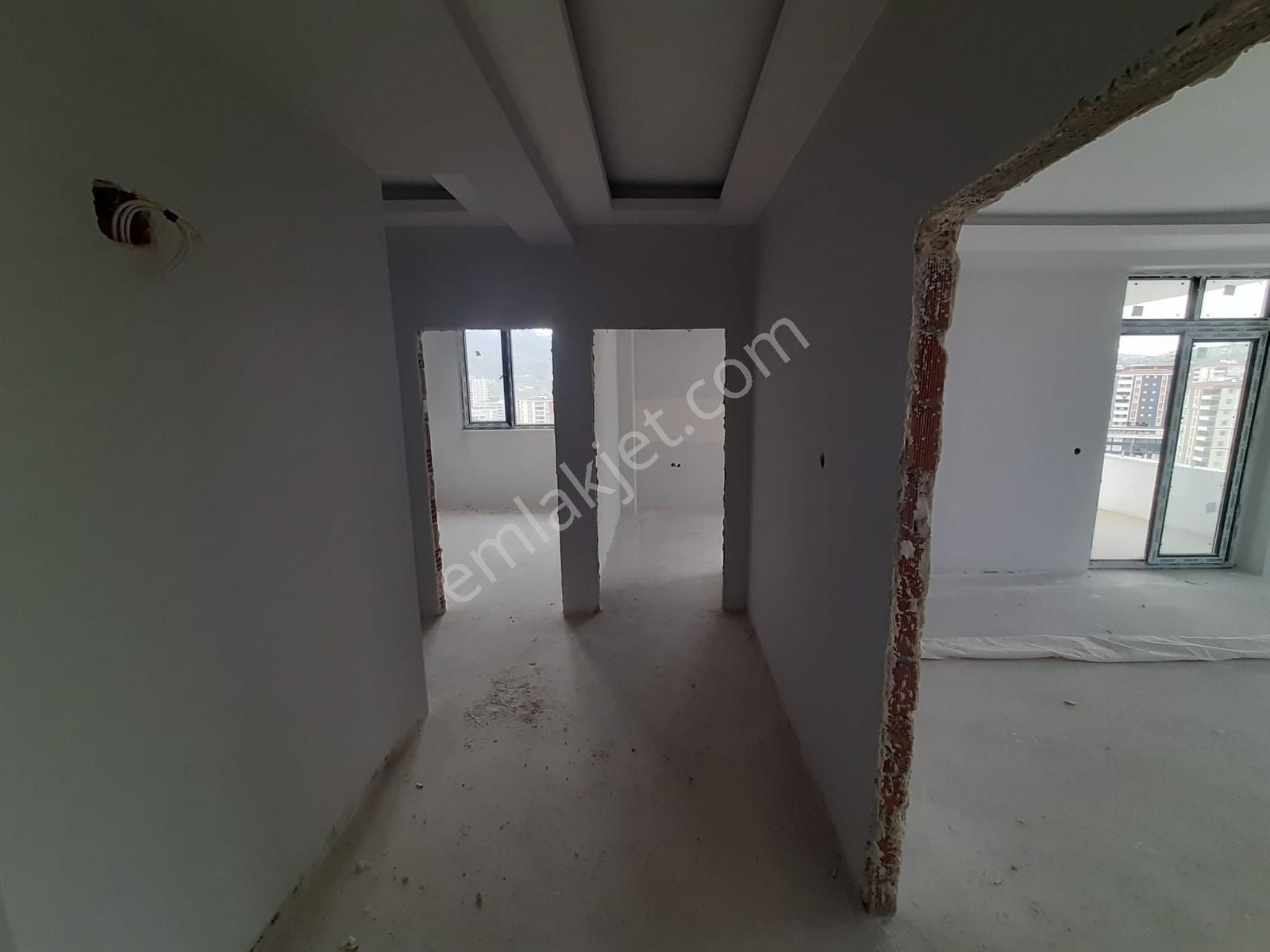 Yağmur Emlak'tan Odun Pazarı Kavşağı Merkezi Konumda Satılık 2+1 - Görsel 2